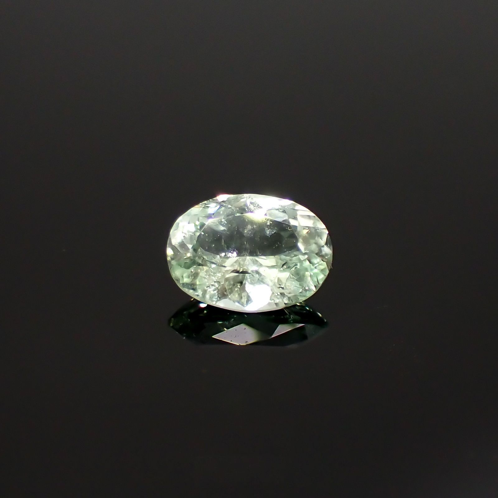 バナジウムコーネルピン(宝石名コーネルピン)タンザニア・タンガ州産 0.80ct 識別済[220115632]6.8x5.1mm前後