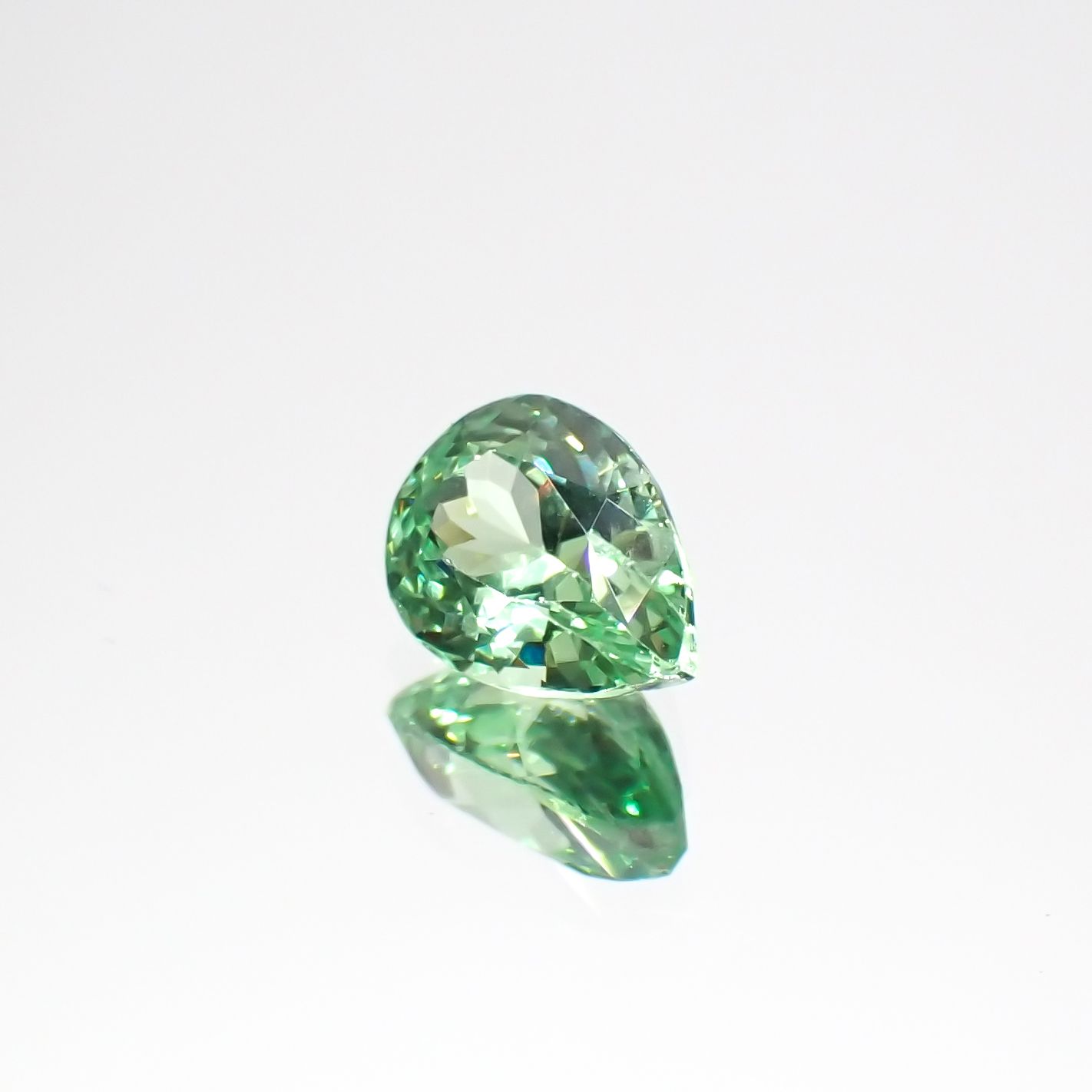 ミントガーネット タンザニア産 0.62ct[231023743]6.1x4.5mm前後