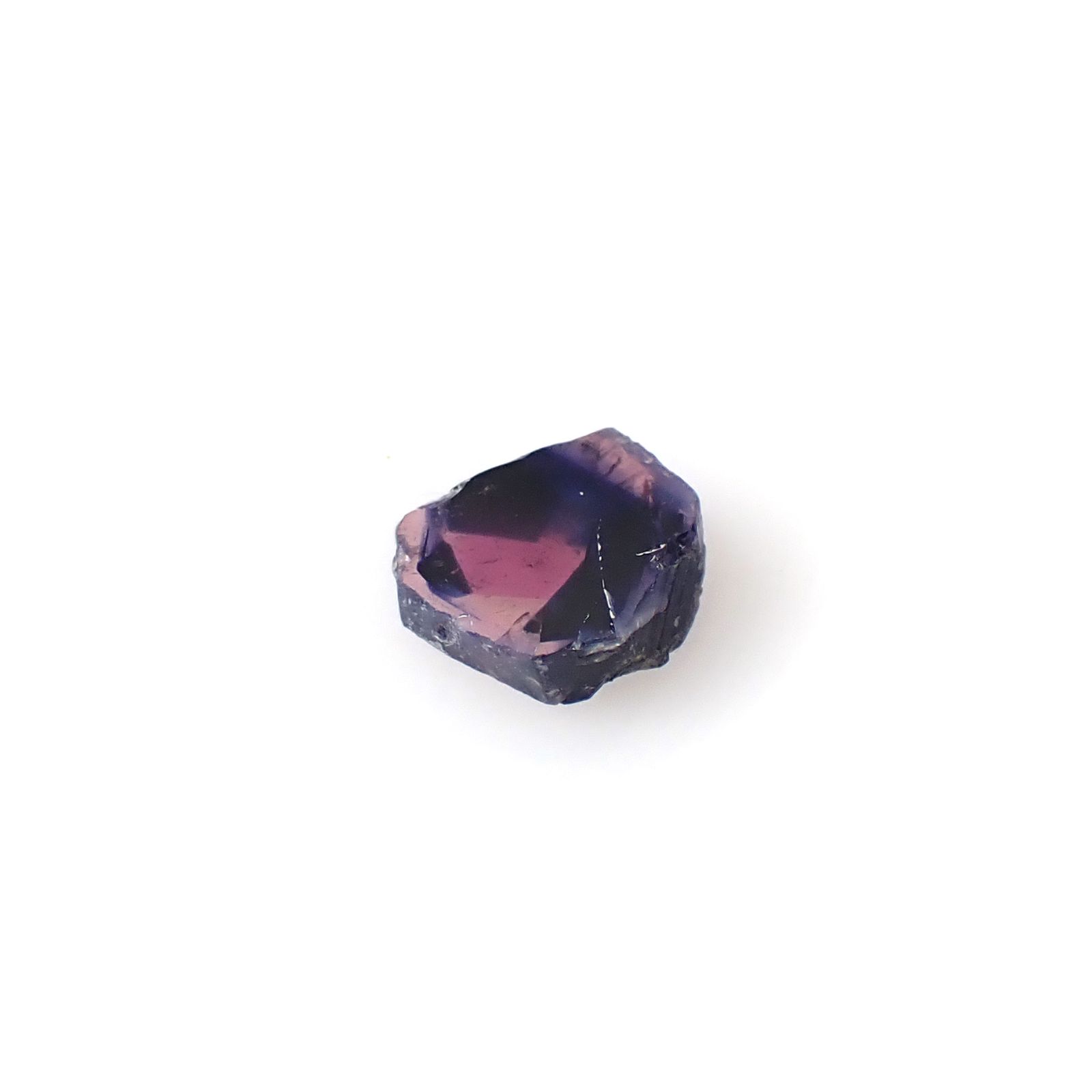 ウィンザーサファイア原石スライス タンザニア・ウィンザー産 0.70ct [250730832]5.4x5.6mm前後