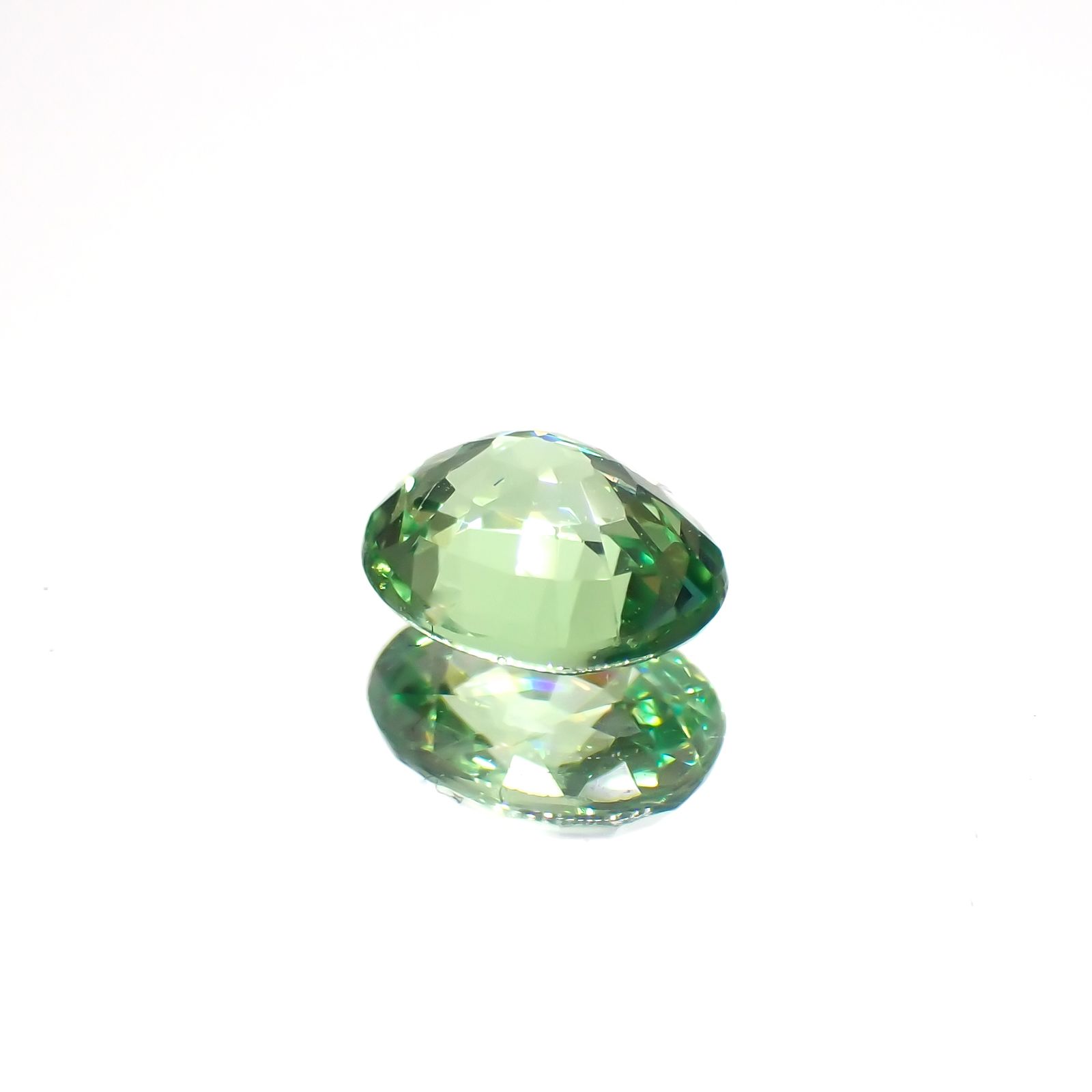 ミントガーネット(宝石名ガーネット)タンザニア産 0.43ct 識別済[230923498]5x4.2mm前後