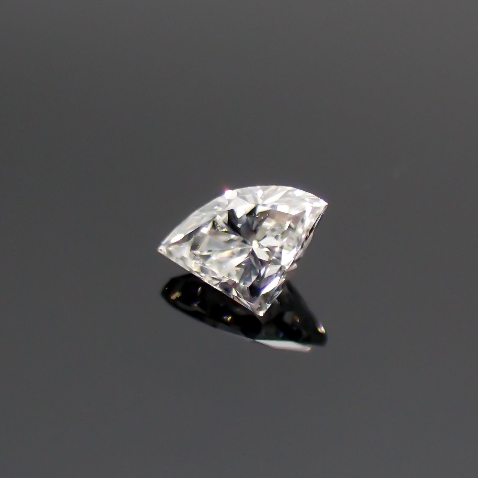 ◇ファンカット◇ダイヤモンド(宝石名ダイアモンド) 0.074ct 識別済[210913125]3.5×2.3mm前後
