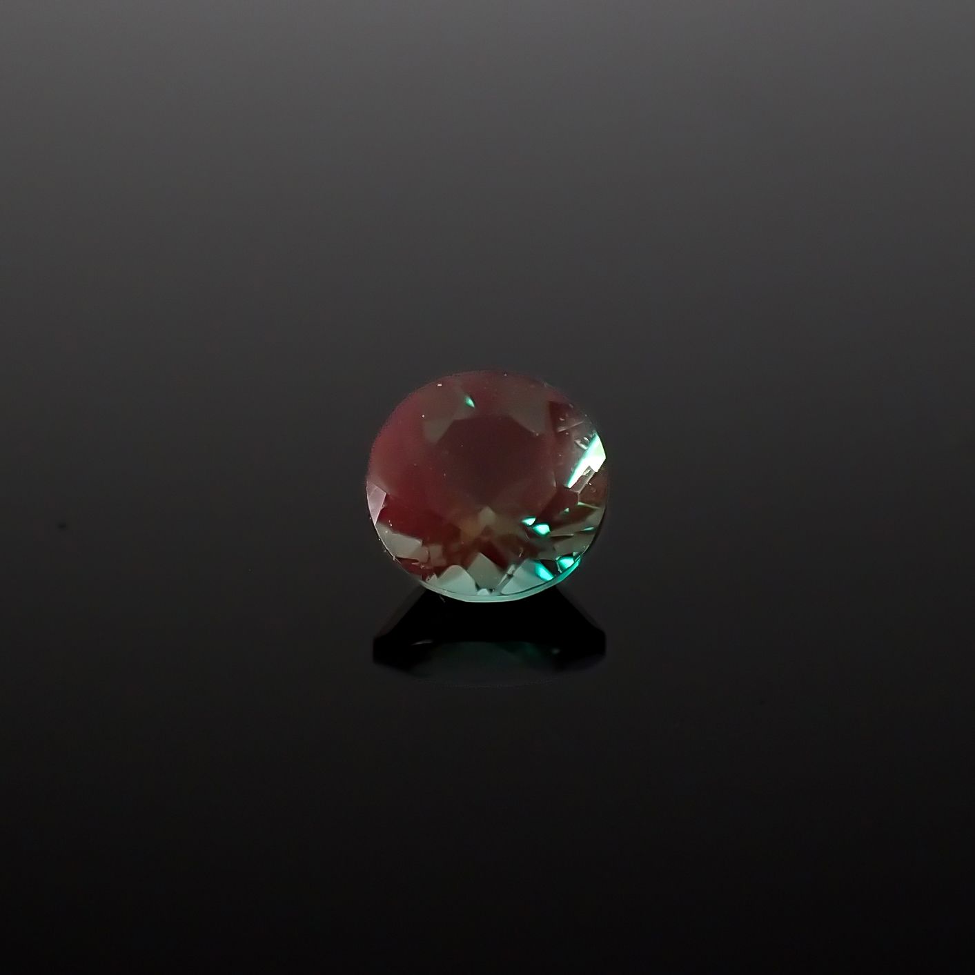 カラーチェンジアンデシン モンゴル産 0.45ct[240226312]5.1x5mm