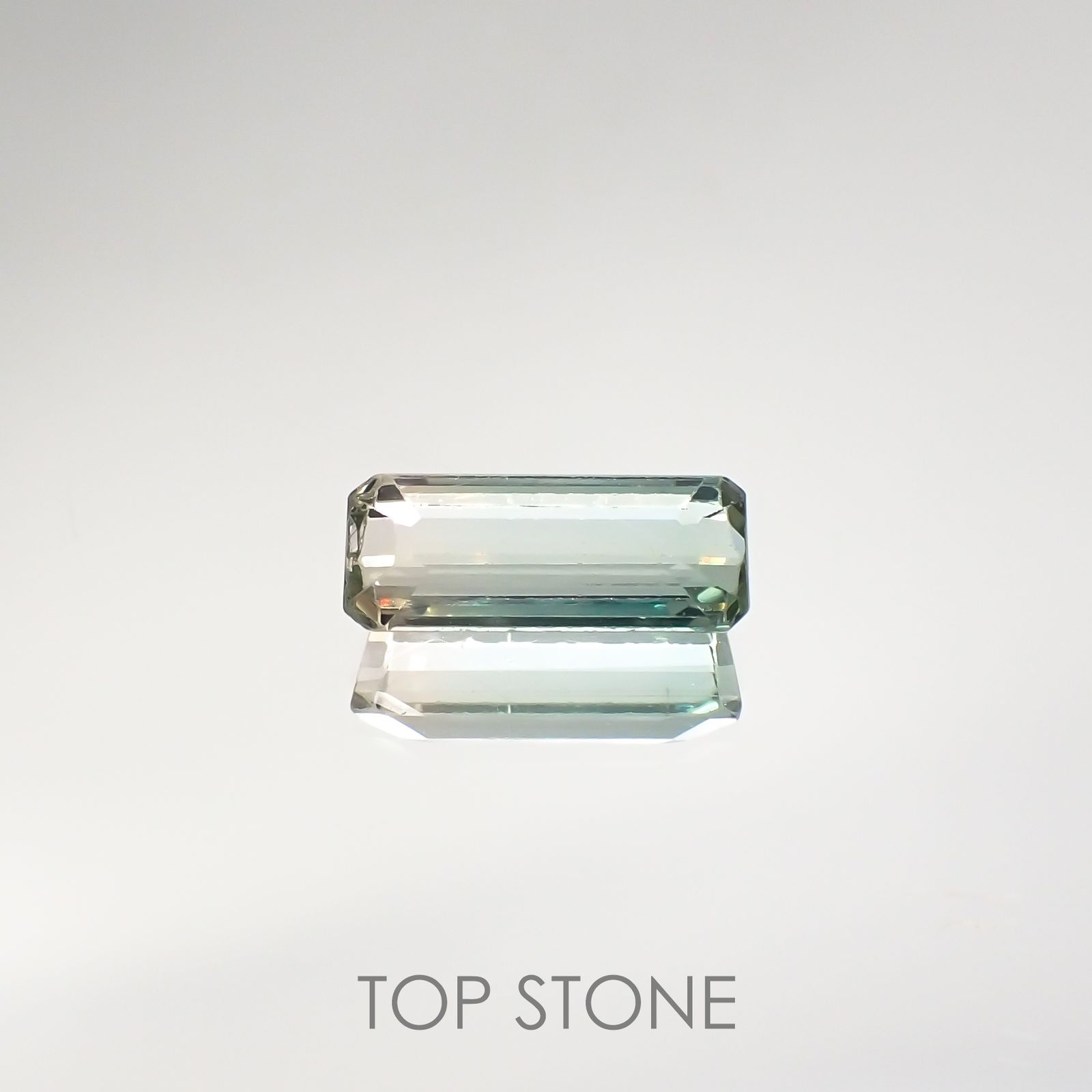 バイカラートルマリン ブラジル産 ルース 1.7ct[210711883]10.5×4.2mm前後