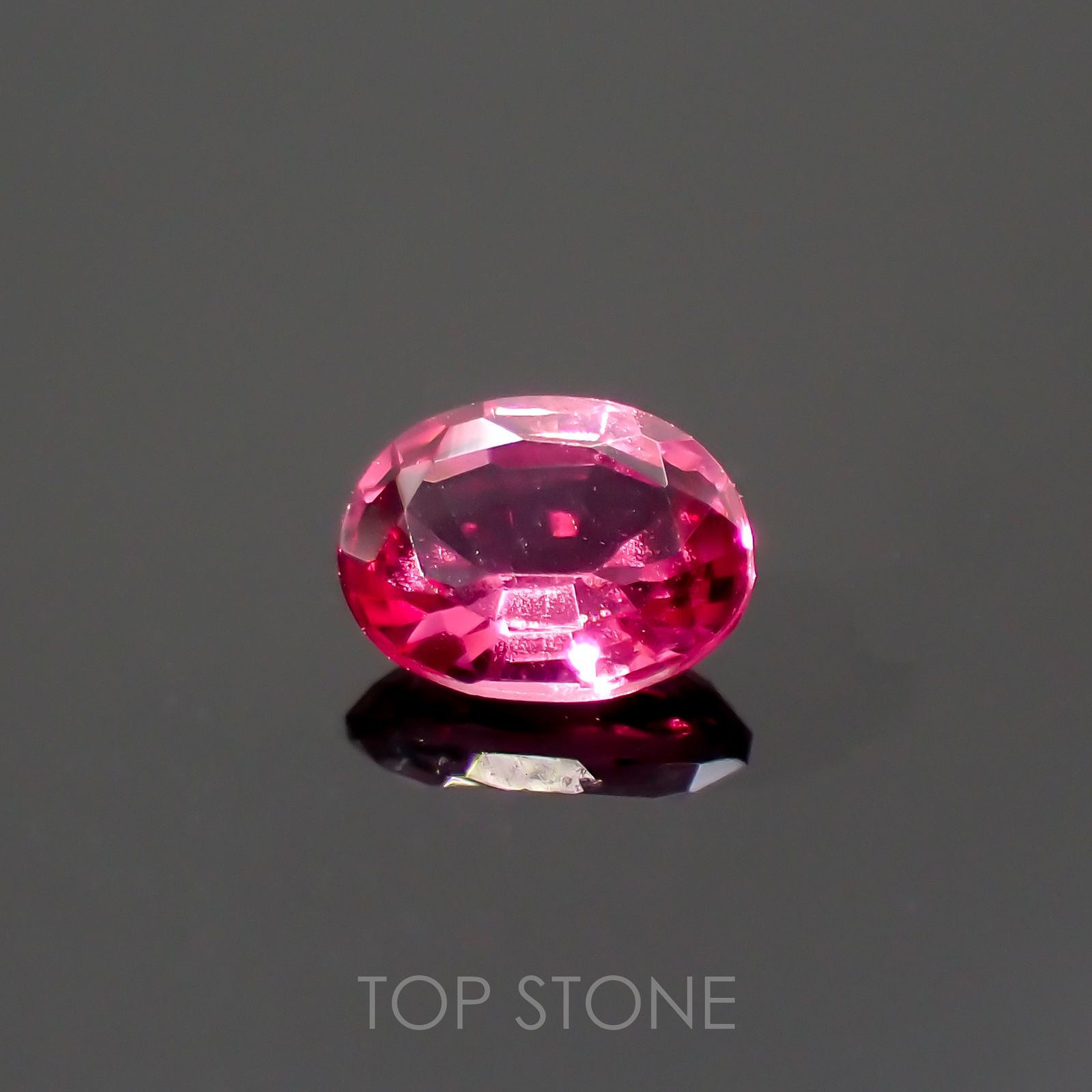 ホットピンクスピネル(宝石名ピンク・スピネル)タンザニア産 0.20ct 識別済[220114133]4x3mm前後