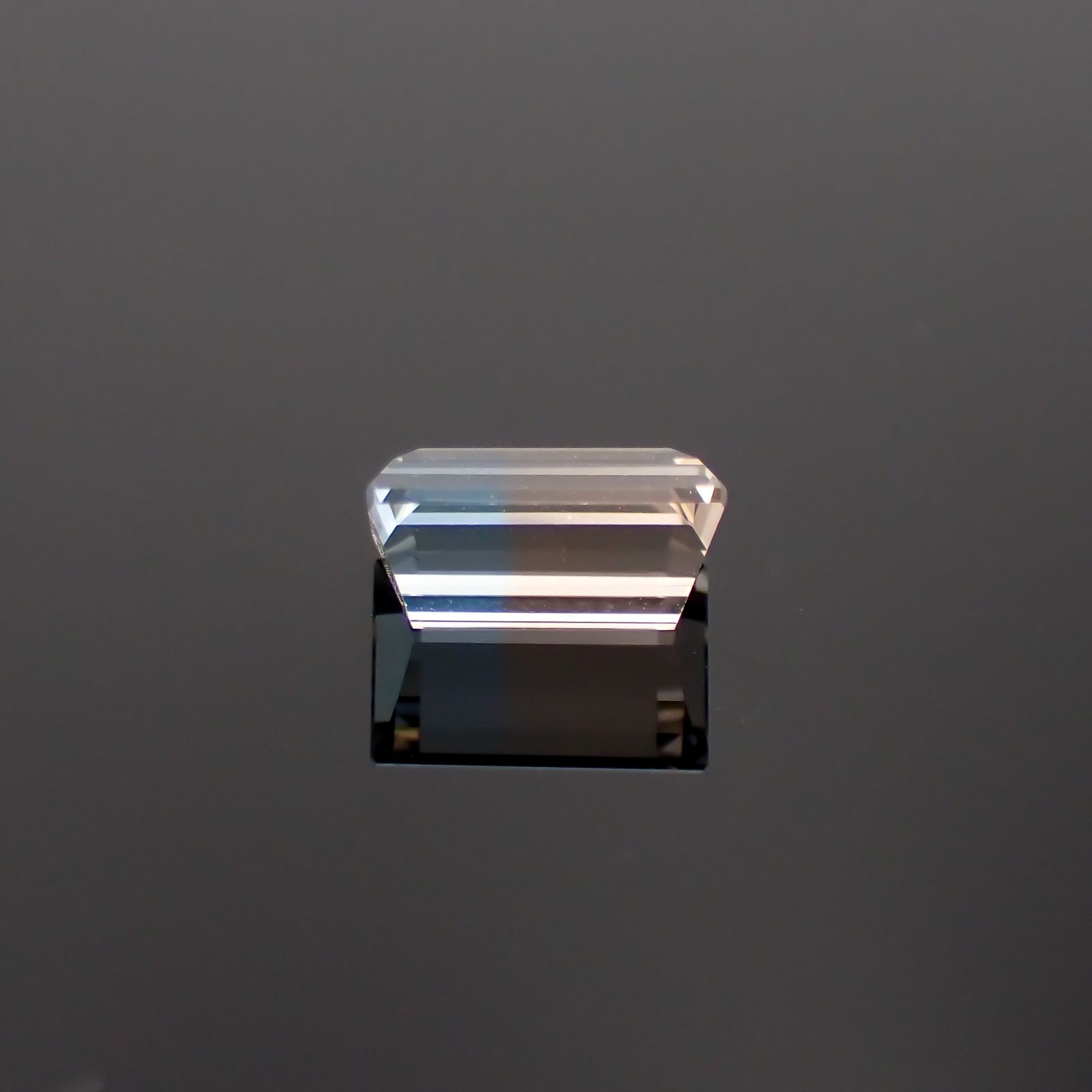 バイカラートパーズ ウクライナ産 1.90ct[231224890]8x5mm前後