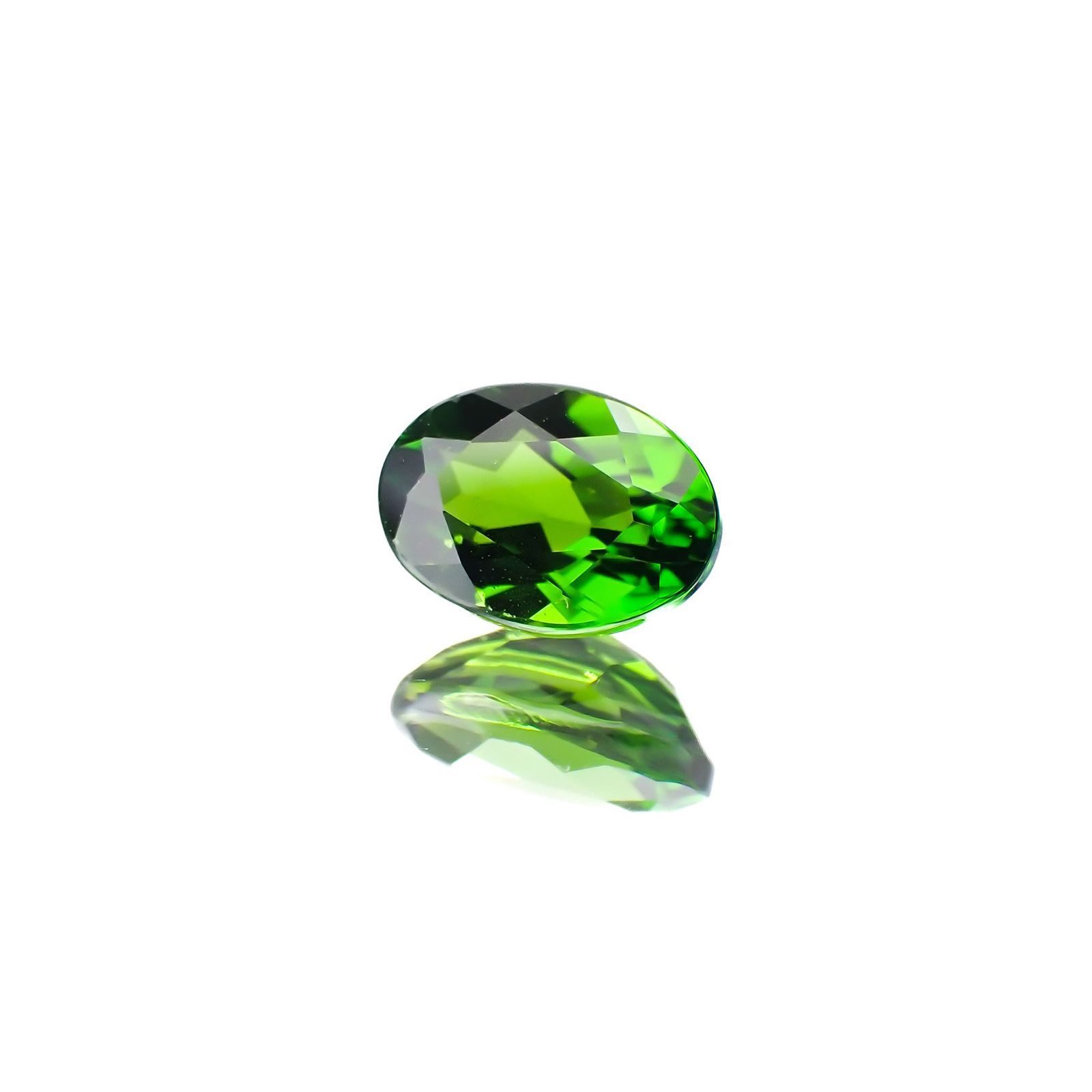 クロムダイオプサイド(宝石名クロム・ダイオプサイド)ロシア産 0.92ct 識別済[220917658]7.1x5mm前後