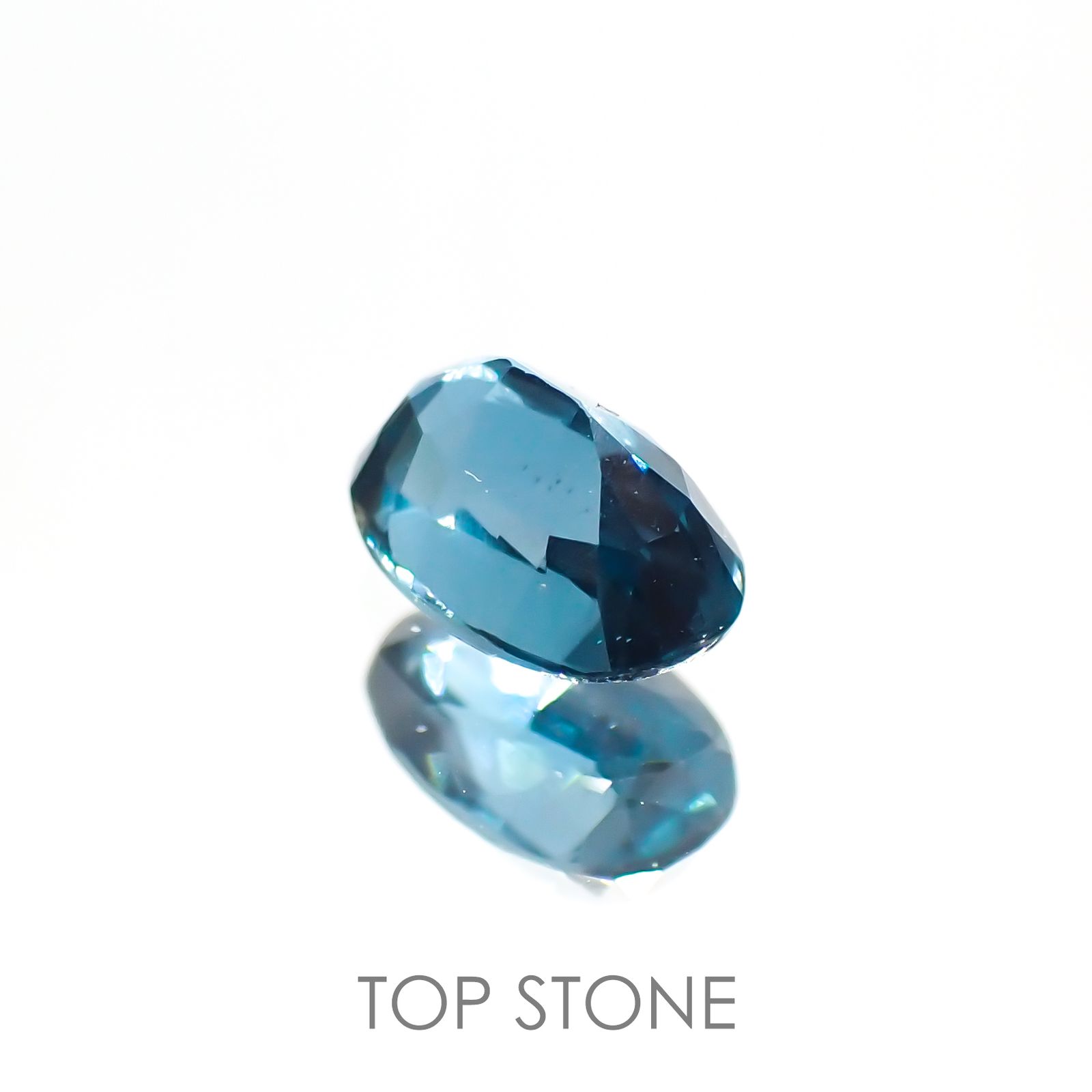 オーシャンブルーカイヤナイト(宝石名カイヤナイト) インド産 0.72ct 識別済[210711426]6.2×4mm前後