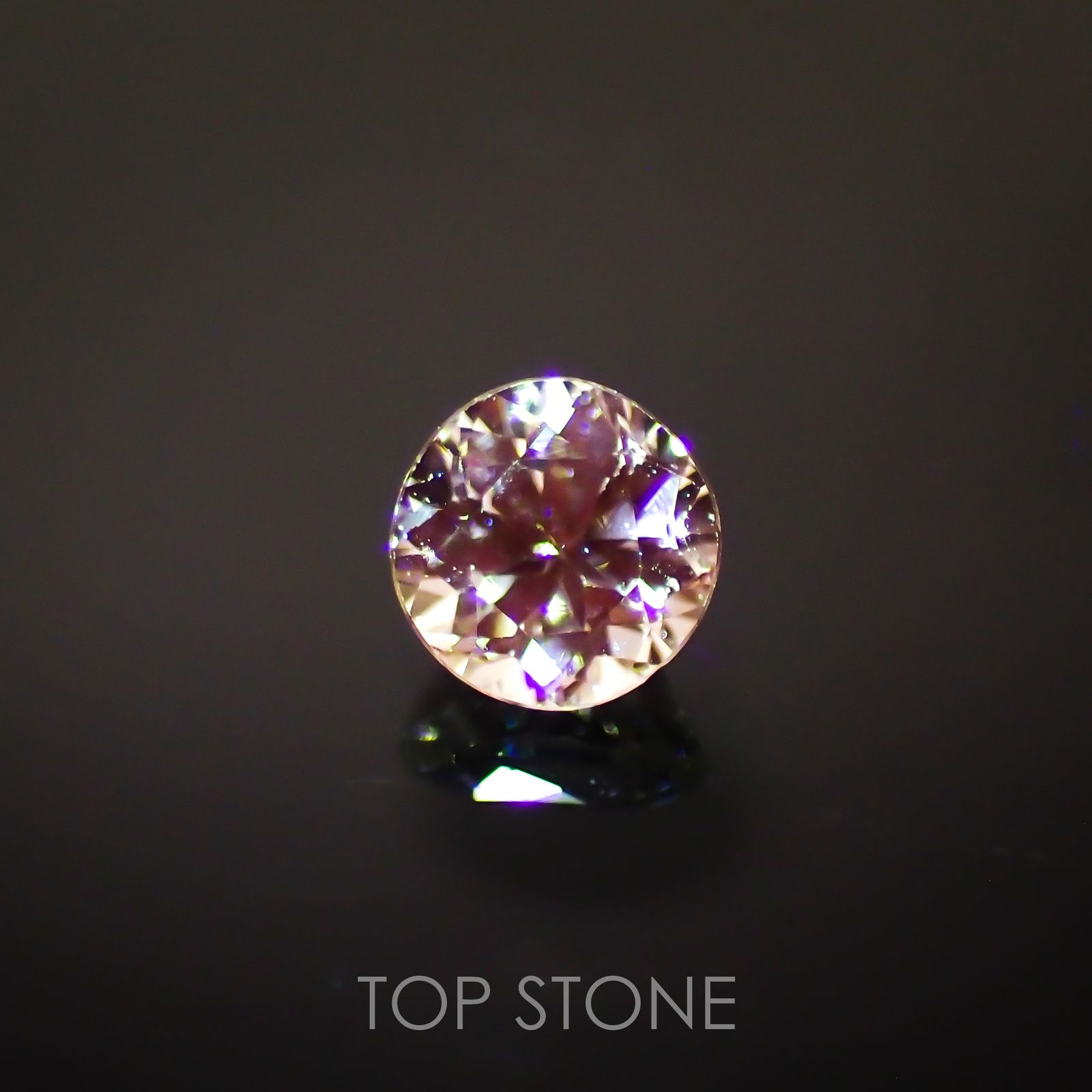 リューコガーネット(宝石名ホワイト グロッシュラー・ガーネット)ビルマ産 0.16ct 識別済[220115443]3x3mm前後