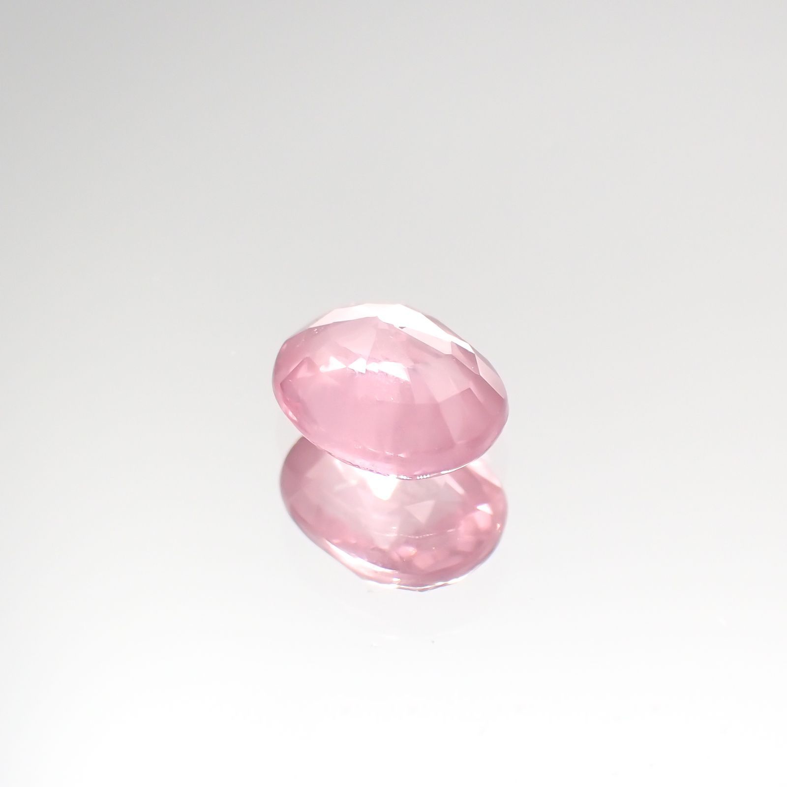 シルキーピンクスピネル(宝石名ピンク・スピネル) タンザニア産 0.86ct 識別済[240212896]6.4×5mm前後