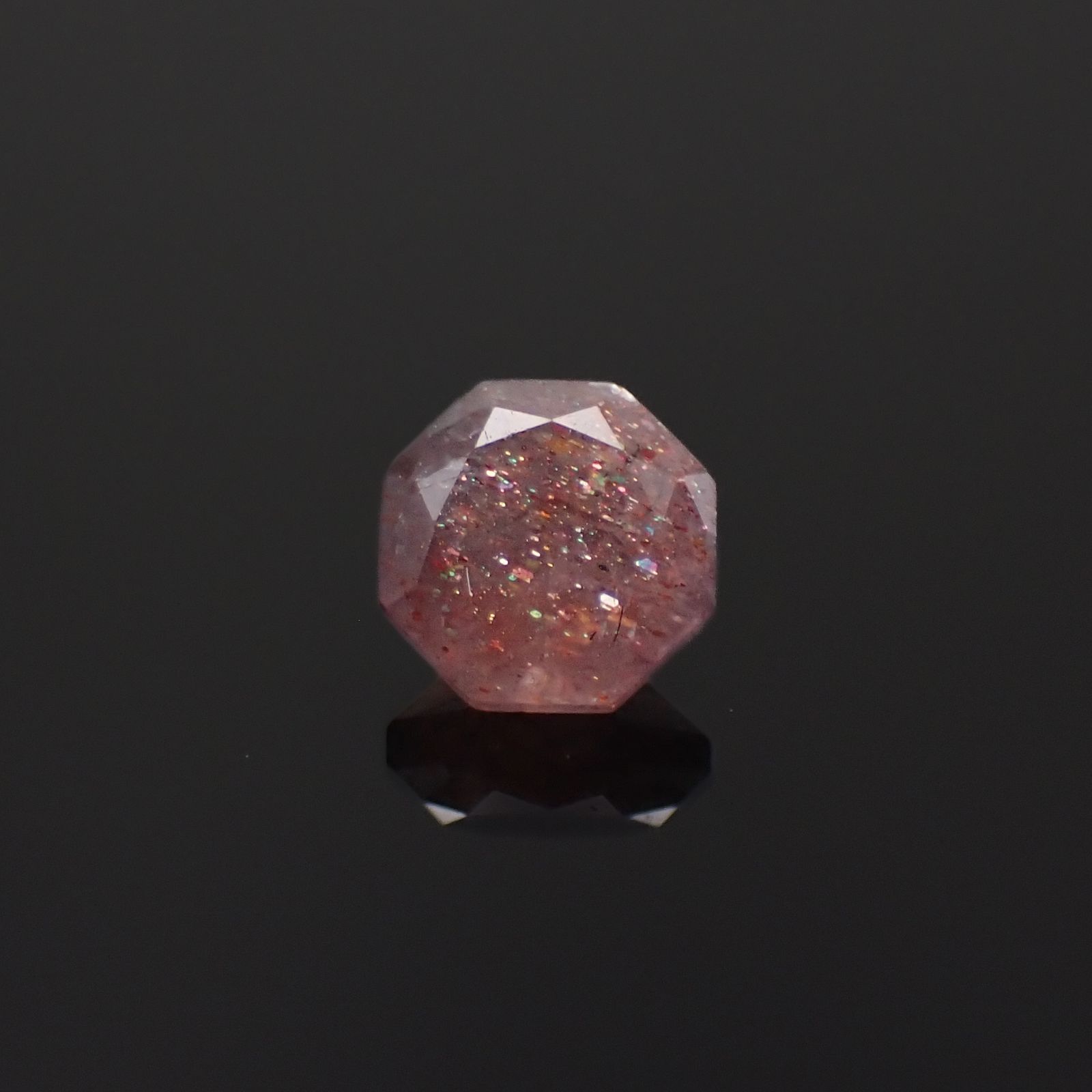 ◇オクタゴンカット◇ブラッドショットアイオライト インド産 0.49ct[230320944]4.9x4.9mm前後