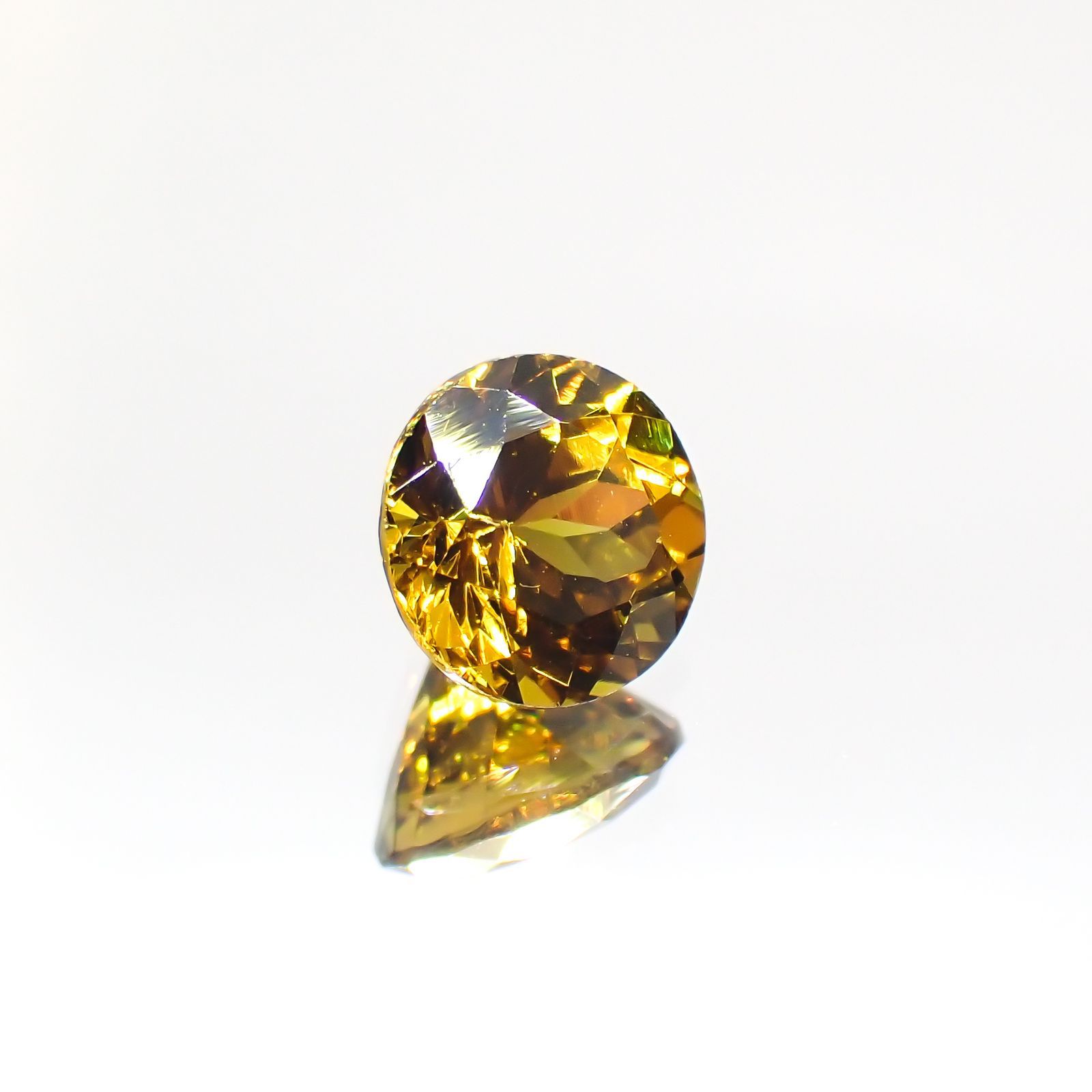 グロッシュラーアンドラダイトガーネット(宝石名グロッシュラー/アンドラダイト・ガーネット)ナミビア産 1.36ct 識別済[220114307]6.4x6.4mm前後