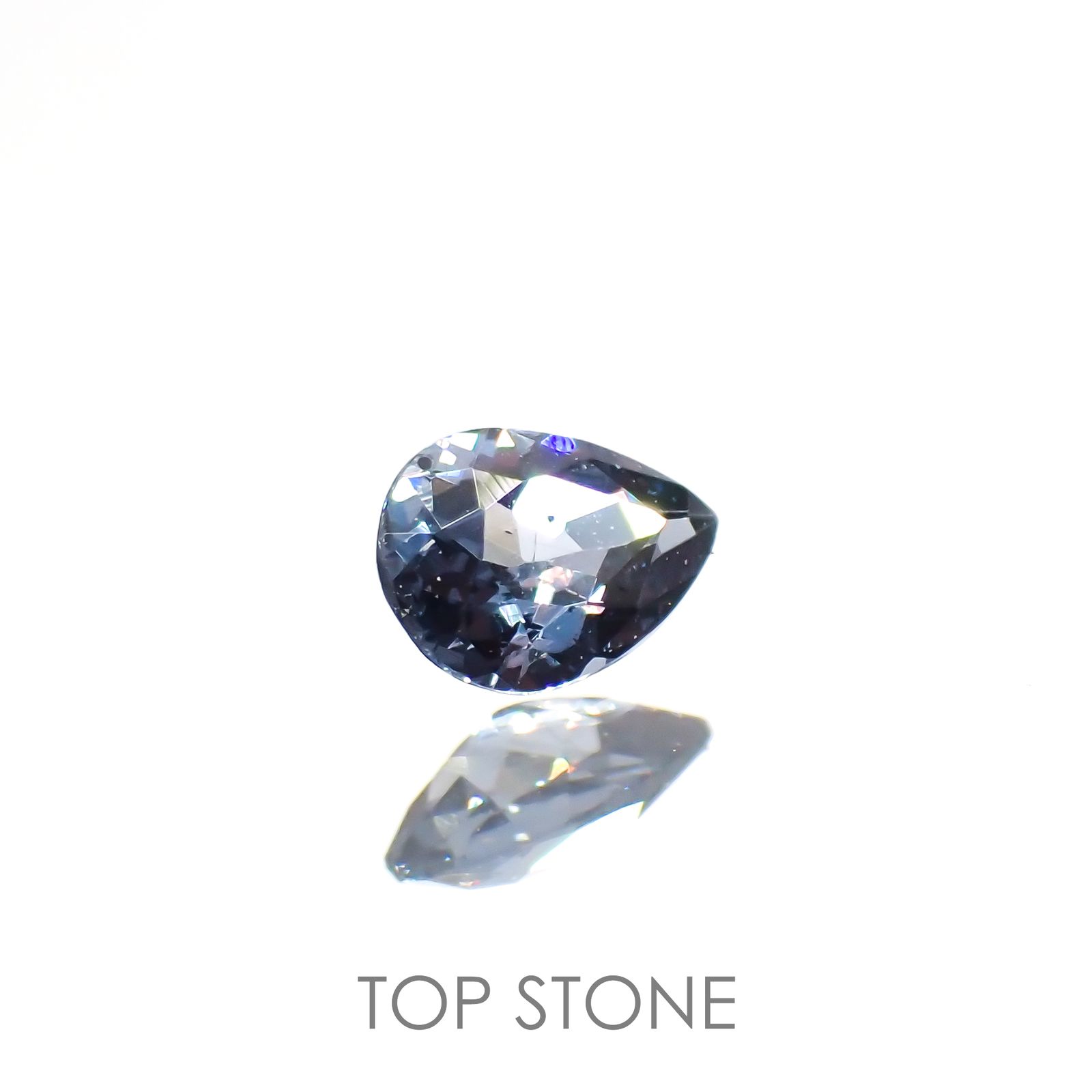 カラーチェンジガーネット アレキタイプ(宝石名ガーネット)マダガスカル・ベキリー産 0.17ct 識別済[220616432]4.2x3.1mm前後