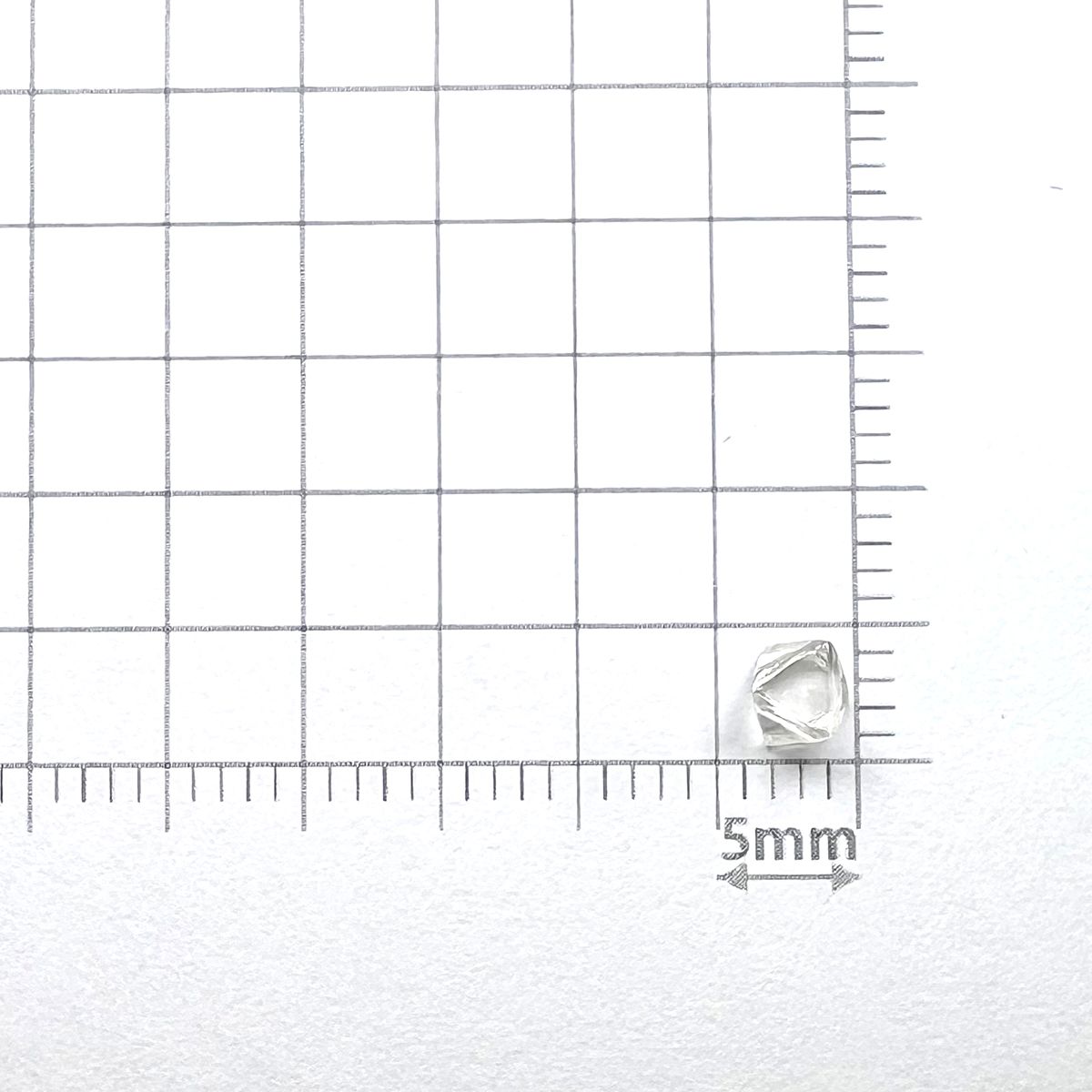 ソーヤブルダイヤモンド 原石(トライゴンあり/Trigon) デビアス社 0.38ct[230923460]4.6x4.4mm前後