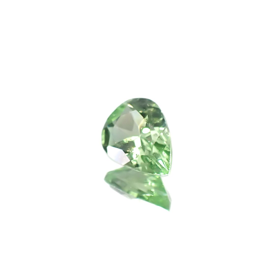 ミントガーネット(宝石名ガーネット)タンザニア産 0.27ct 識別済[241229615]5x3.6mm前後