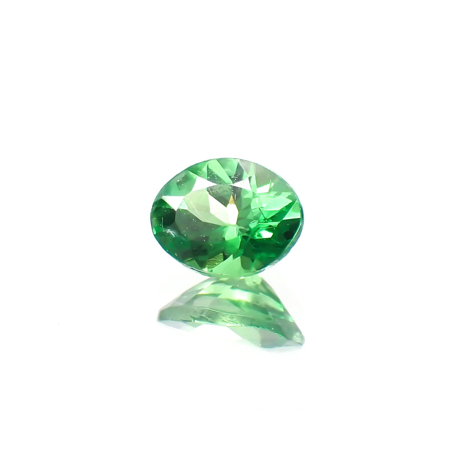 ツァボライト(宝石名ガーネット)タンザニア産 0.25ct 識別済[251018725]4.5x3.4mm前後