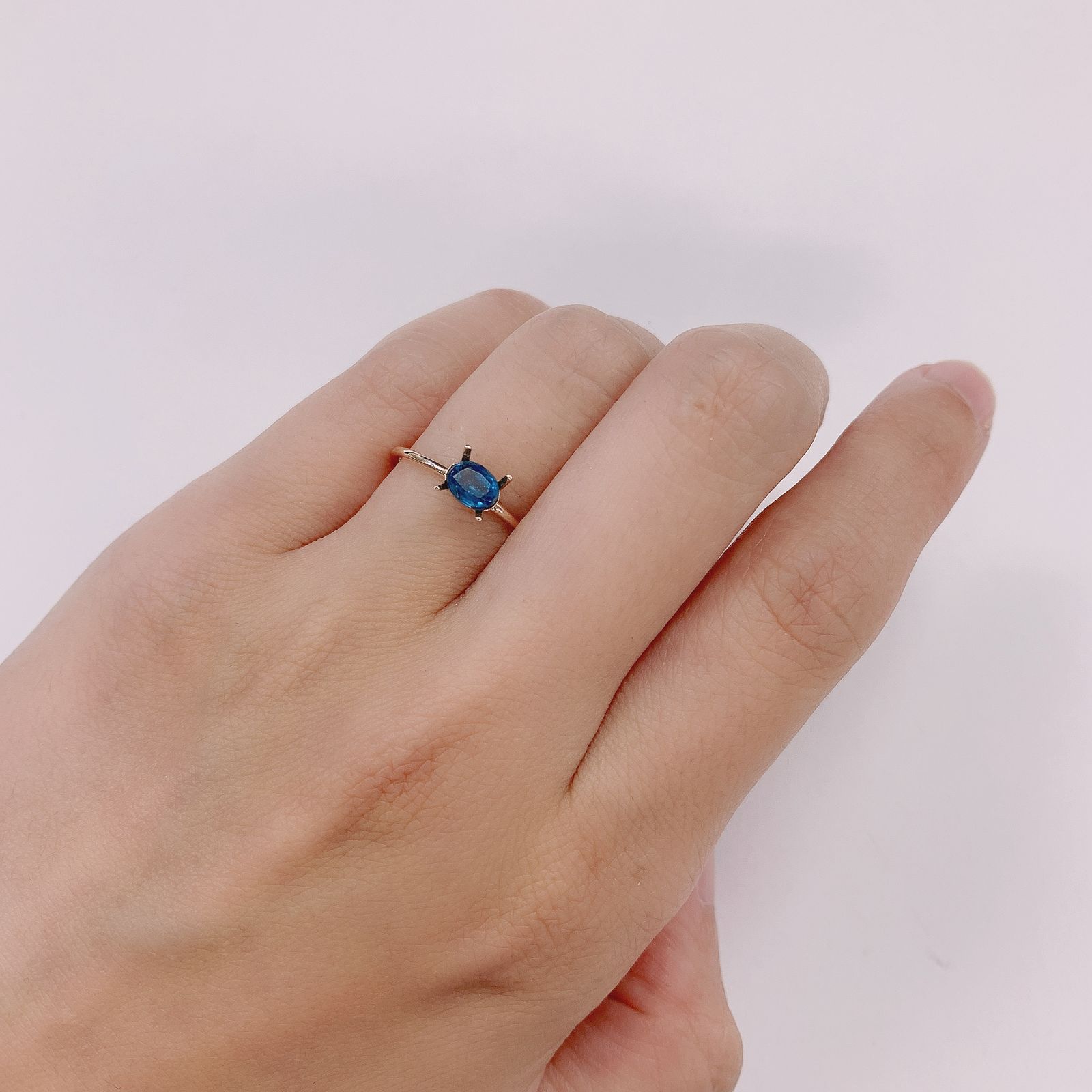 オーシャンブルーカイヤナイト(宝石名カイヤナイト) インド・オリッサ州産 0.56ct 識別済[210812359]4.9×4mm前後