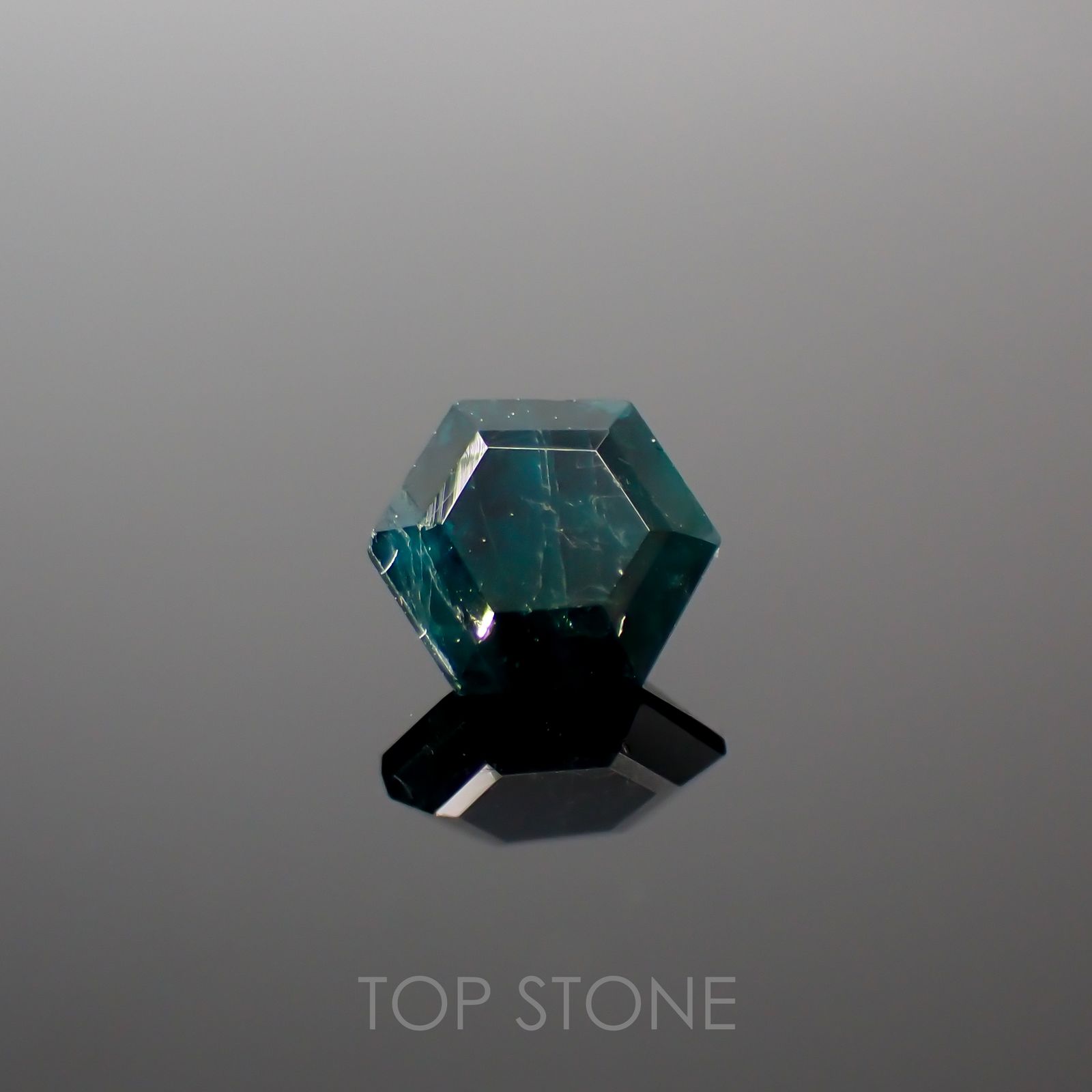 ◇ヘキサゴンカット◇グランディディエライト(宝石名グランディディエライト) マダガスカル産 0.55ct 識別済[210813058]5×5mm前後