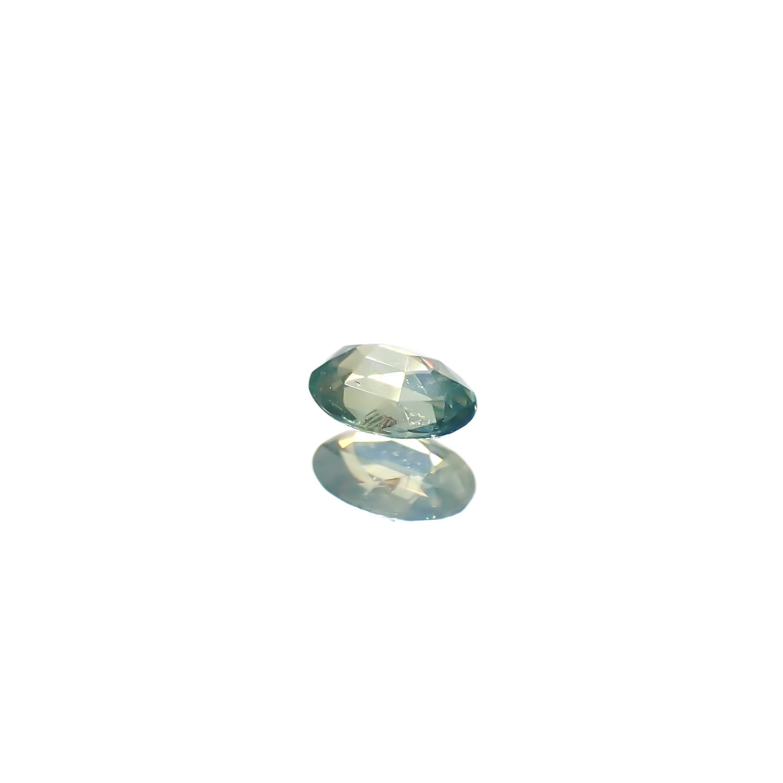 アレキサンドライトキャッツアイ ブラジル・ミナスジェライス州ヘマチタ鉱山産 0.089ct[240527428]3.3x2.4mm前後