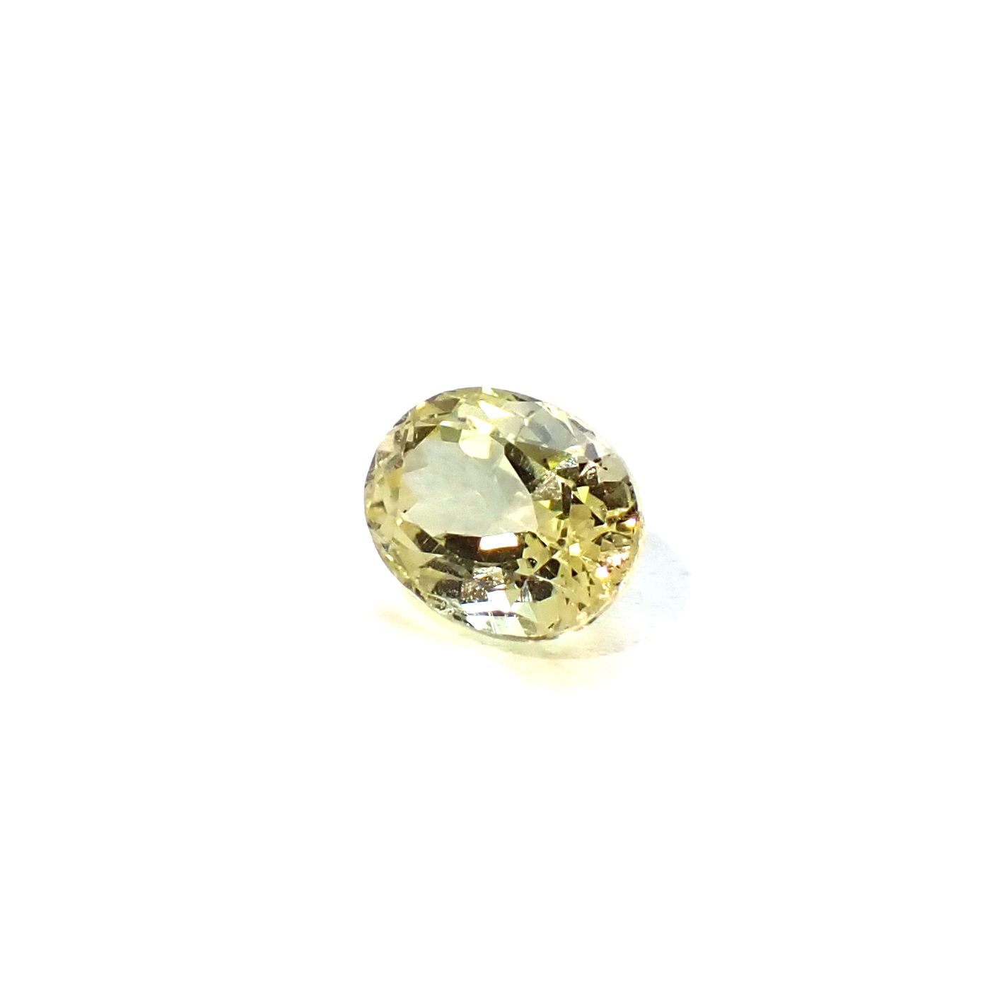 イエローアパタイト メキシコ産 1.03ct / 6.8x5.1mm前後 [260632465]