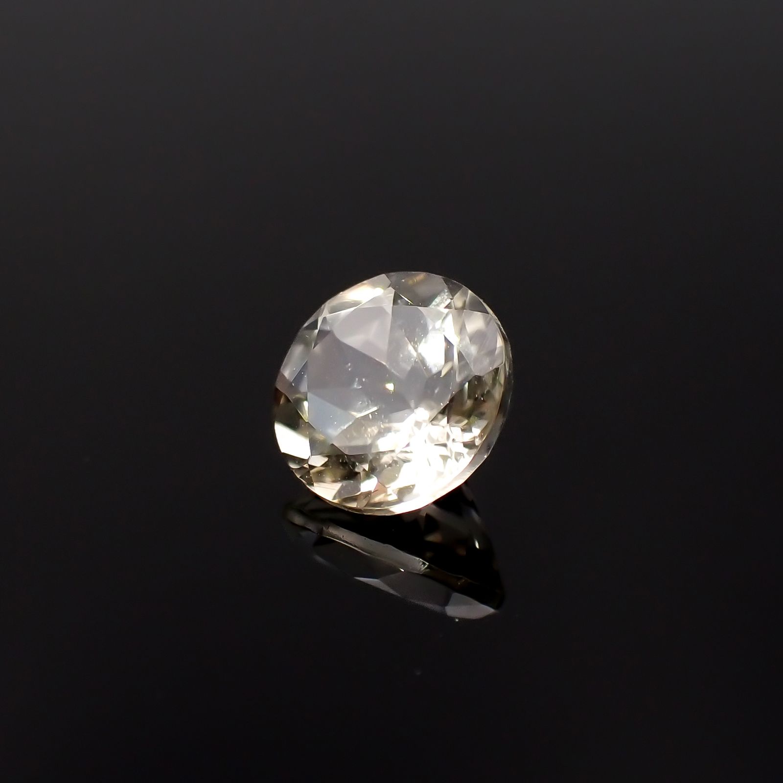 イエロースキャポライト フルオレッセンス(宝石名スキャポライト)タンザニア産 1.18ct 識別済[230722655]7.1x7.1mm前後