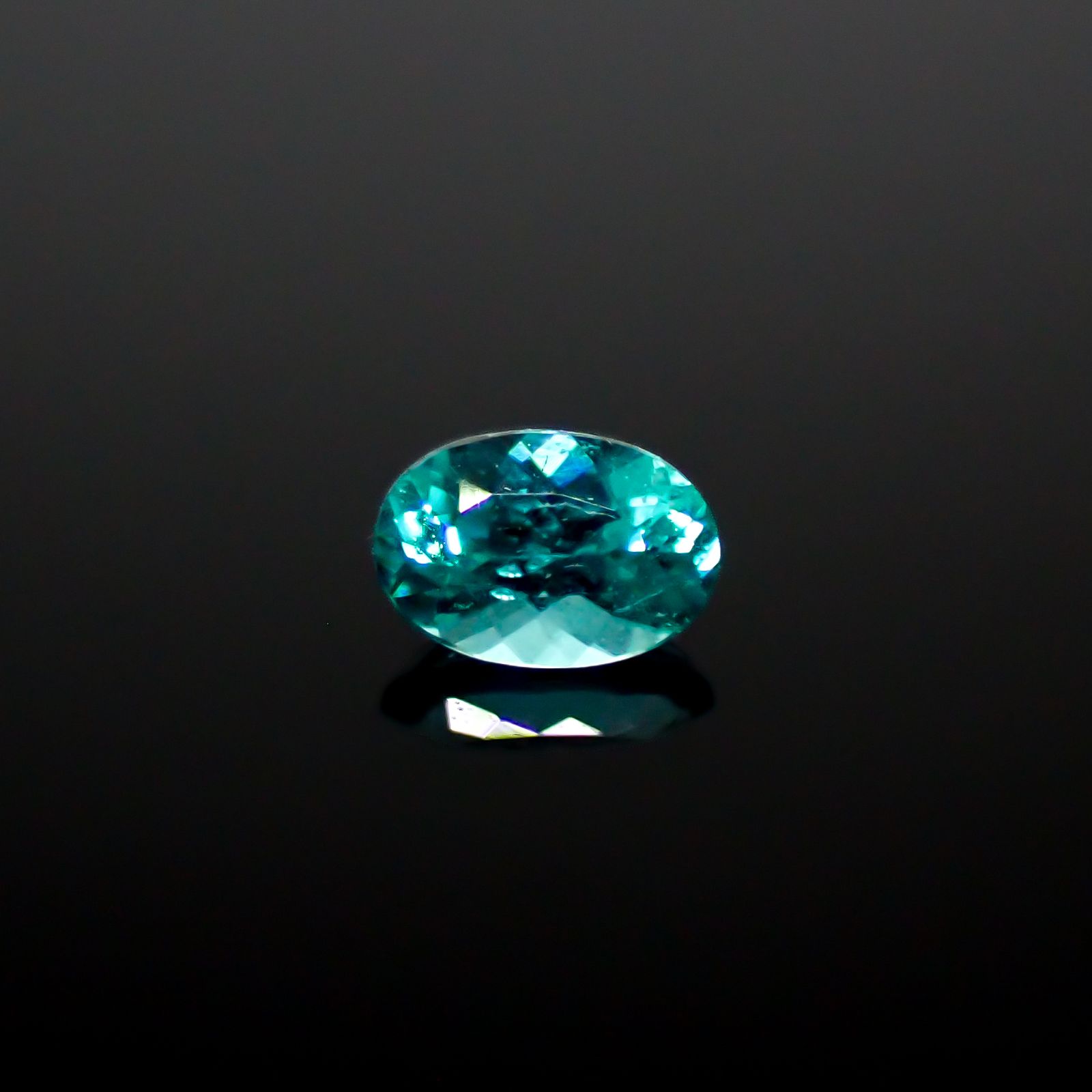 パライバトルマリン ブラジル・ムルング鉱山産 0.10ct[240928751]3.5x2.4mm前後