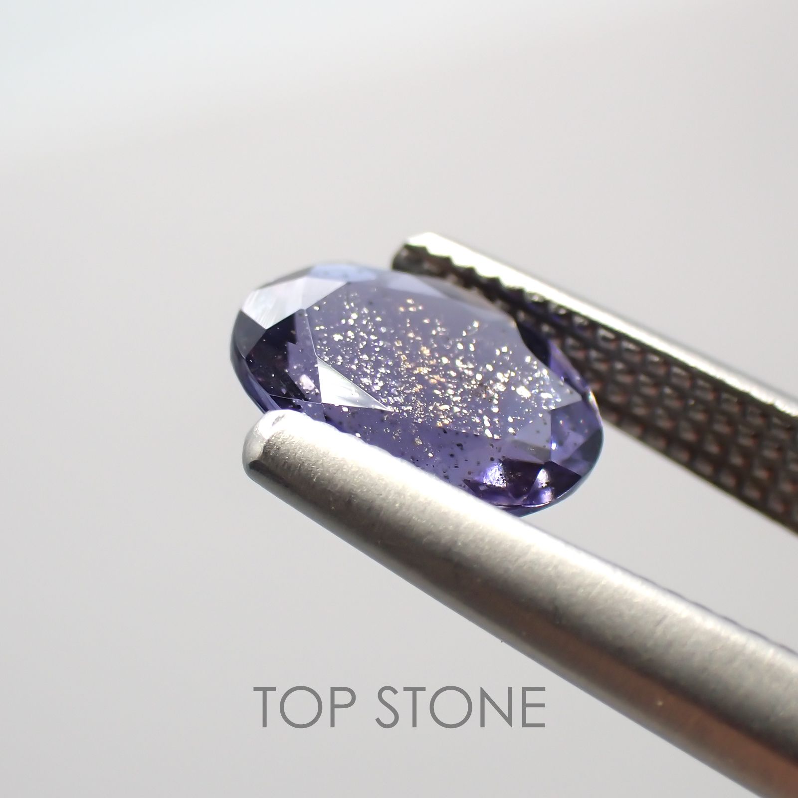 アイオライトサンストーン ブラジル・インド産 ルース 0.61ct[210310438]7×5.1mm前後