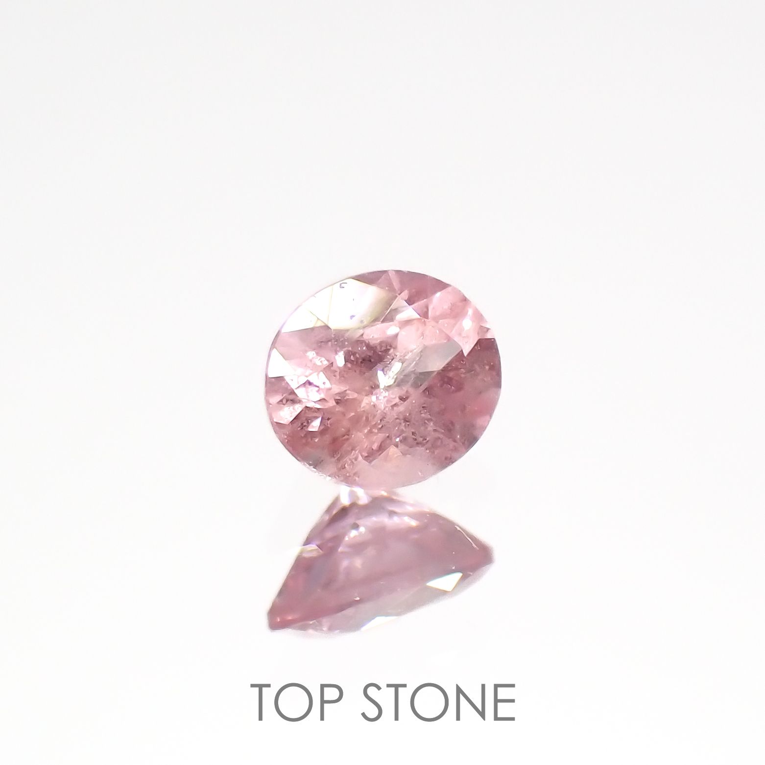 ピンクサファイア(宝石名サファイア)タンザニア・ウィンザー産 0.25ct 識別済[220616165]3.9x3.4mm前後