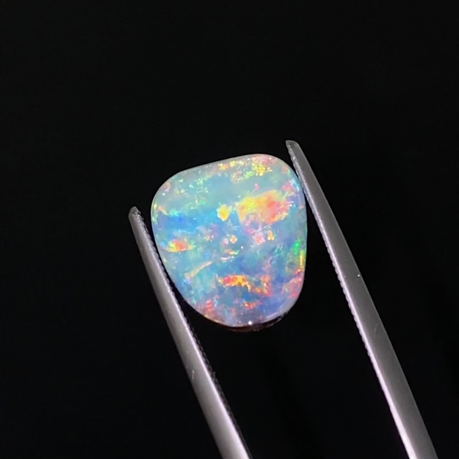 ボルダーオパール 原石磨き オーストラリア産 5.99ct[240226206]12.5x10.8mm前後 | TOP STONE(トップストーン)