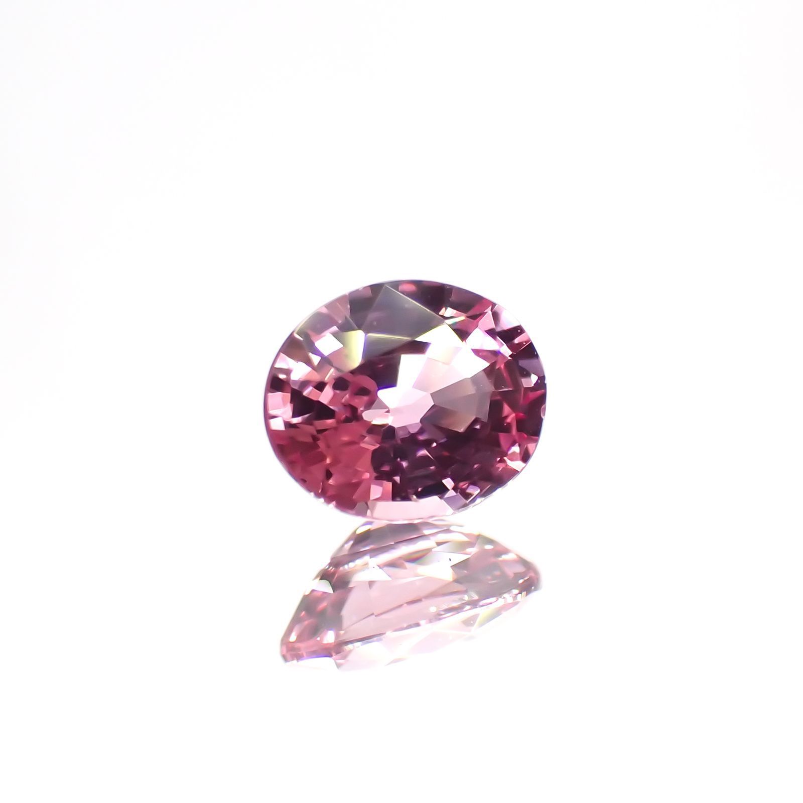 パパラチャサファイア(宝石名サファイア/別名パパラチャ・サファイア) スリランカ産 0.412ct DGL鑑付[21019430]4.9×4mm前後