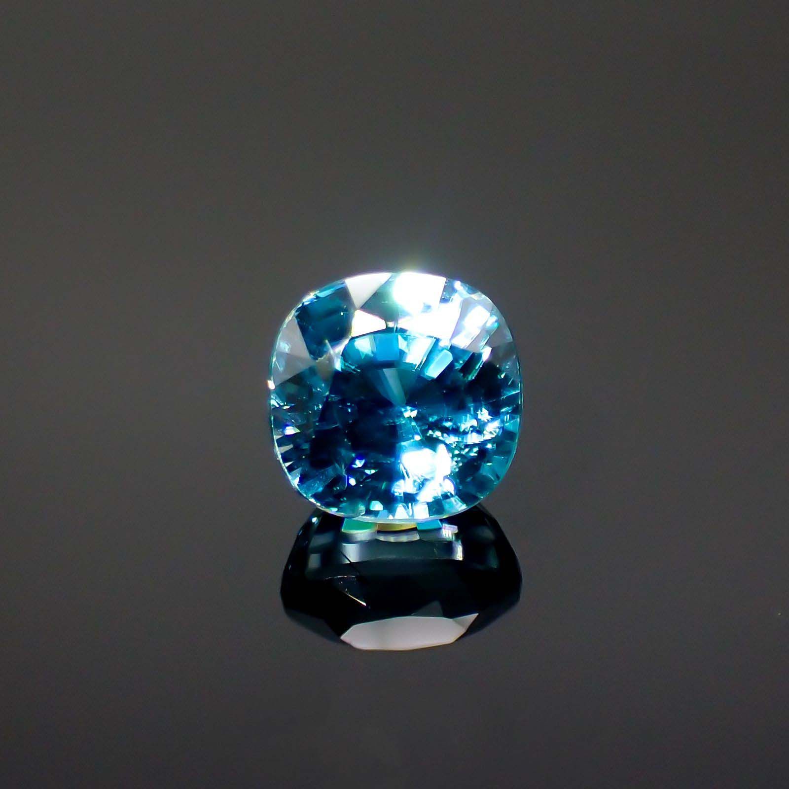 ラタナキリブルージルコン カンボジア産 2.68ct[220917933]6.7x6.6mm前後