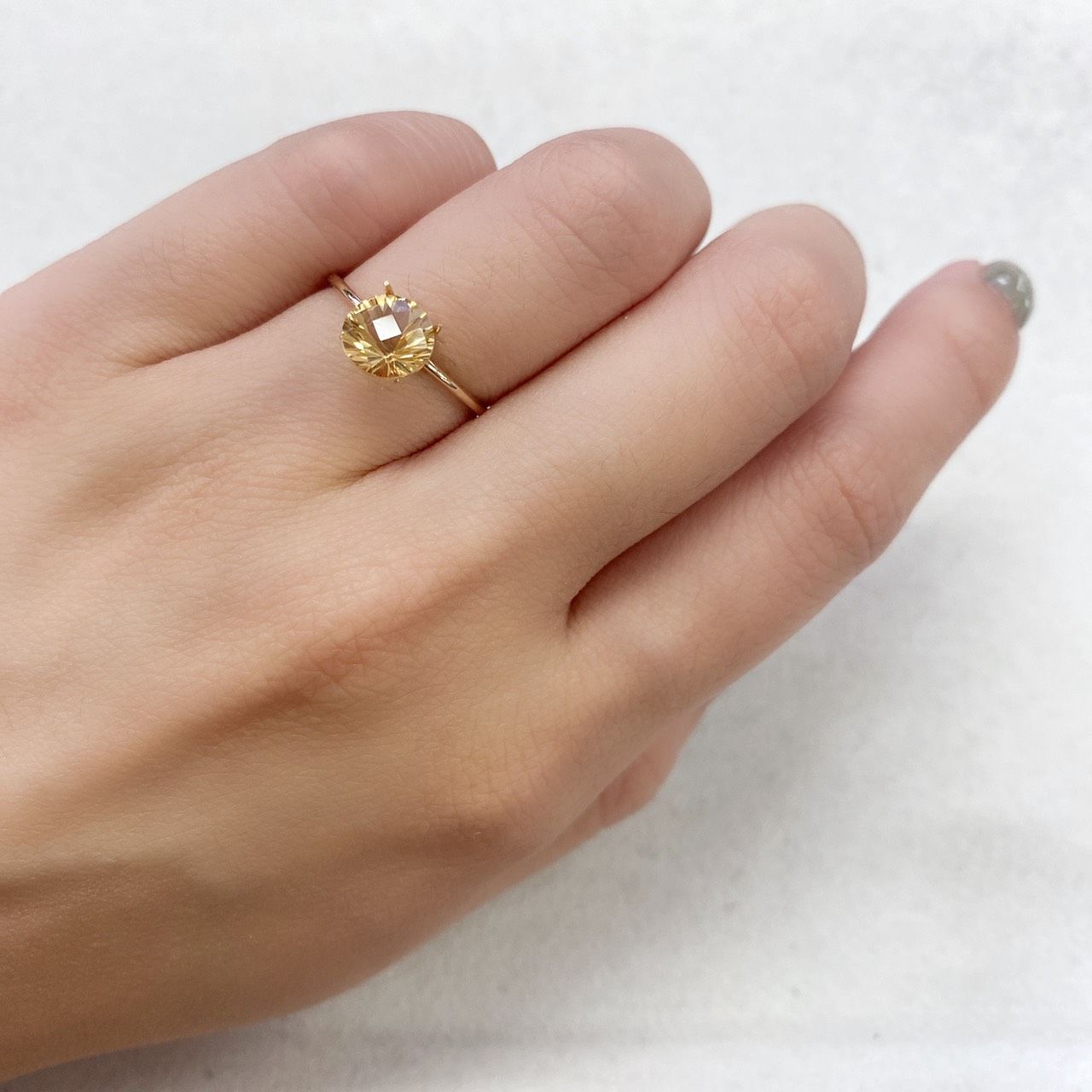 ◇チェッカーコンケーブカット◇シトリン(宝石名シトリン) ブラジル産 1.13ct 識別済[210913025]7×7mm前後