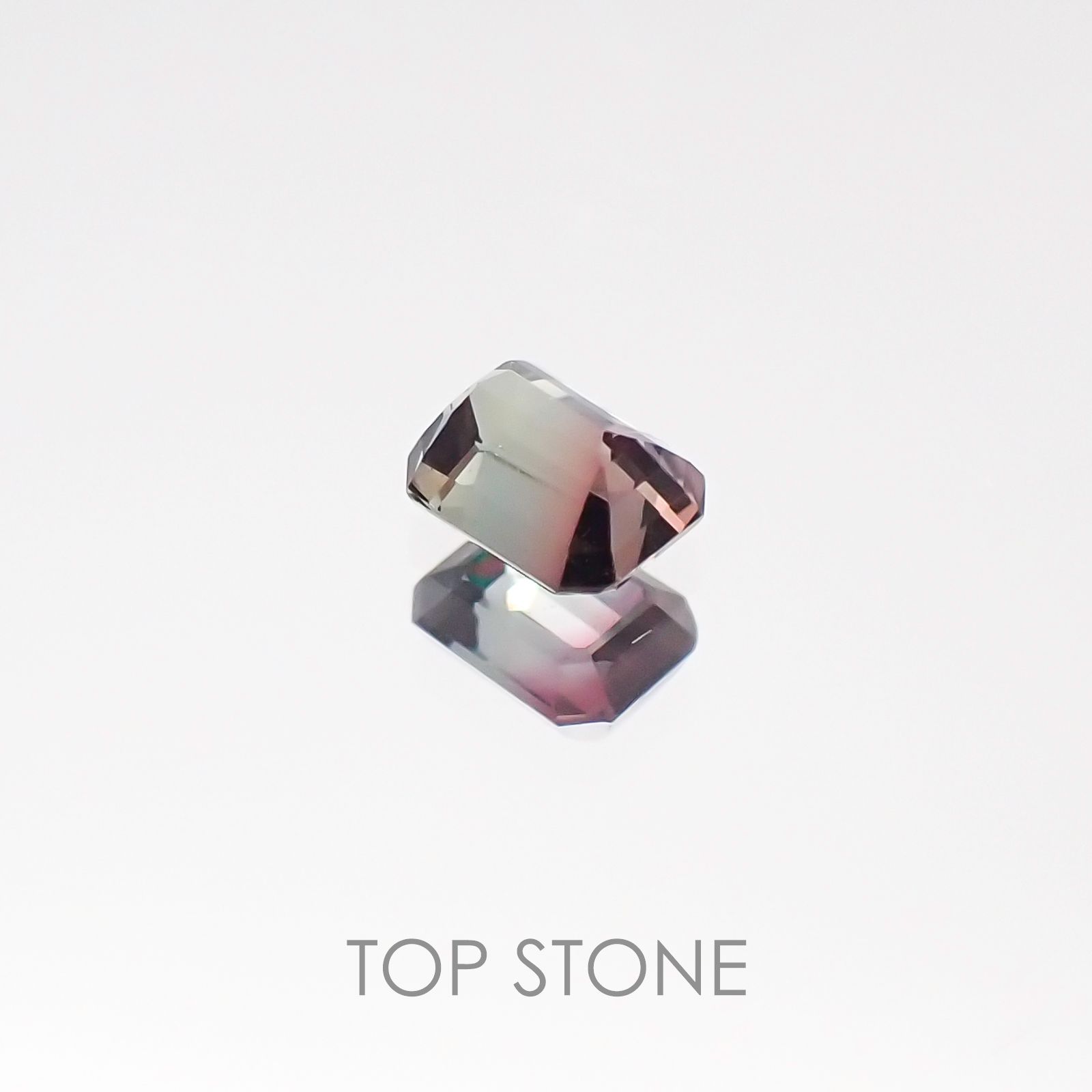 バイカラーサファイア(宝石名バイカラー・サファイア) タンザニア産 0.26ct 識別済[20106695]3.6×2.9mm前後