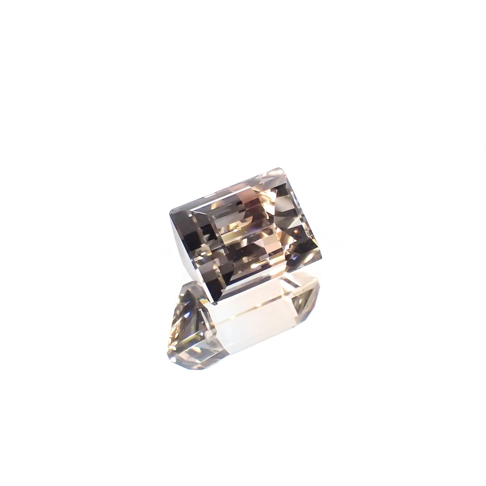 バイカラートパーズ ウクライナ産 4.41ct / 9.7x7mm前後 [231224893]