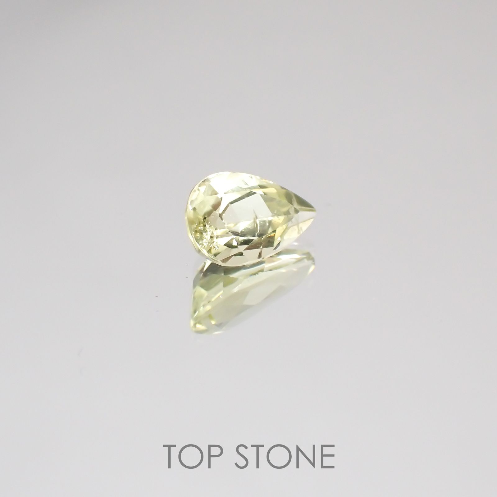 ブラジリアナイト(宝石名ブラジリアナイト) ブラジル産 1.08ct 識別済[210510749]8.9×5.3mm前後