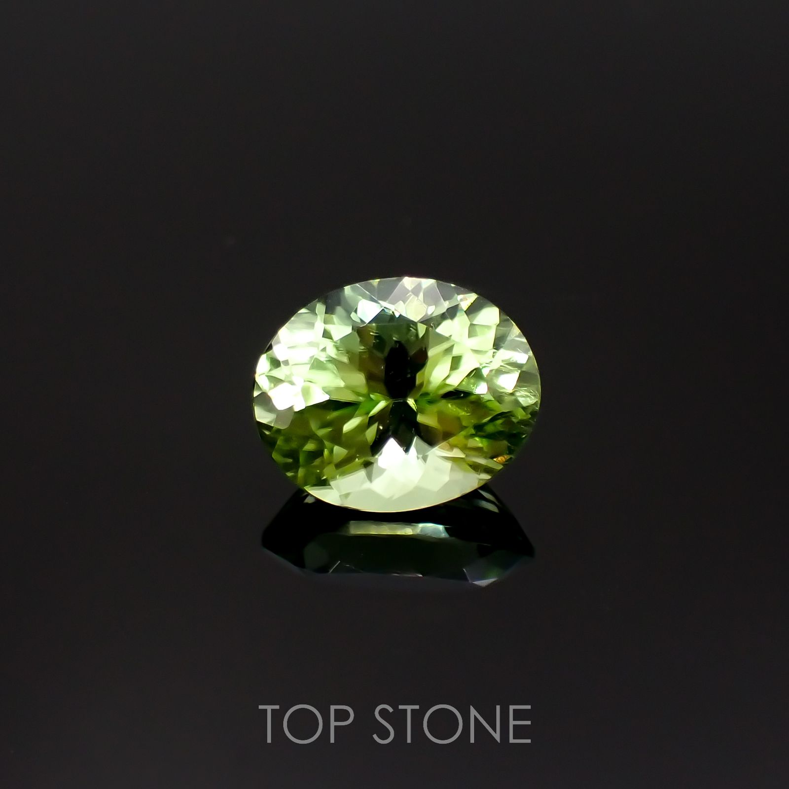 ペリドット(宝石名ペリドット)ノルウェー産 3.23ct 識別済[220918083]10x8.2mm前後 | TOP STONE(トップストーン)