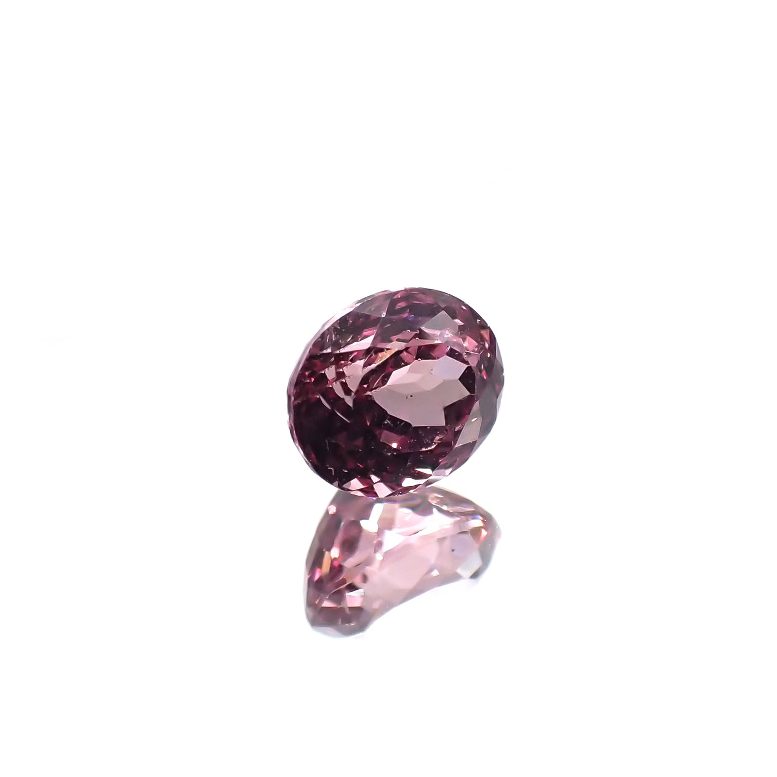 カラーシフト マラヤガーネット(宝石名ガーネット) タンザニア産 1.54ct 識別済[210711877]6.7×5.7mm前後