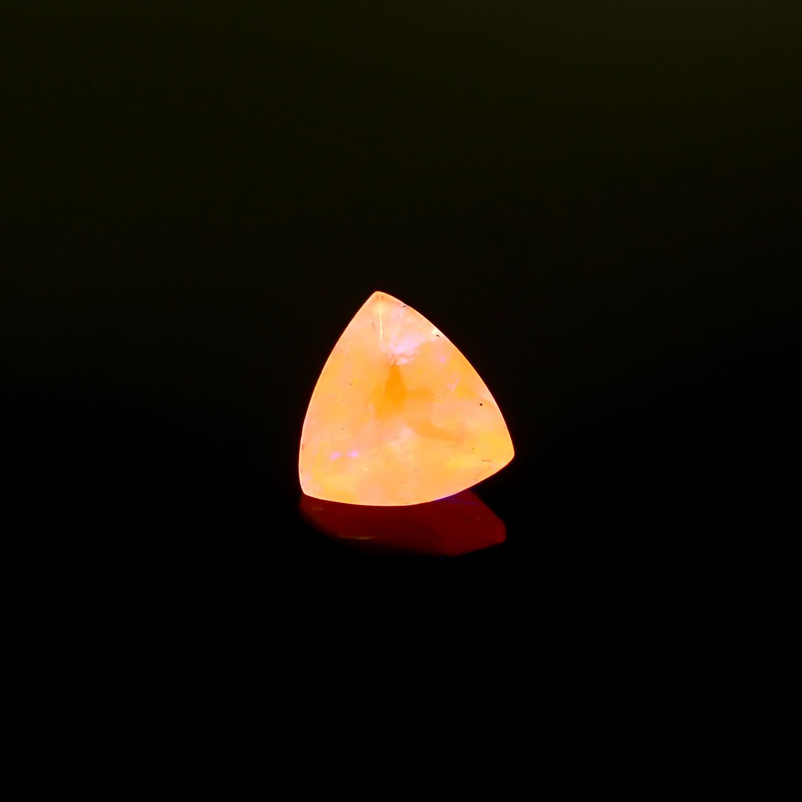 ハックマナイト アフガニスタン産 0.26ct[240125417]4.7x4.9mm前後