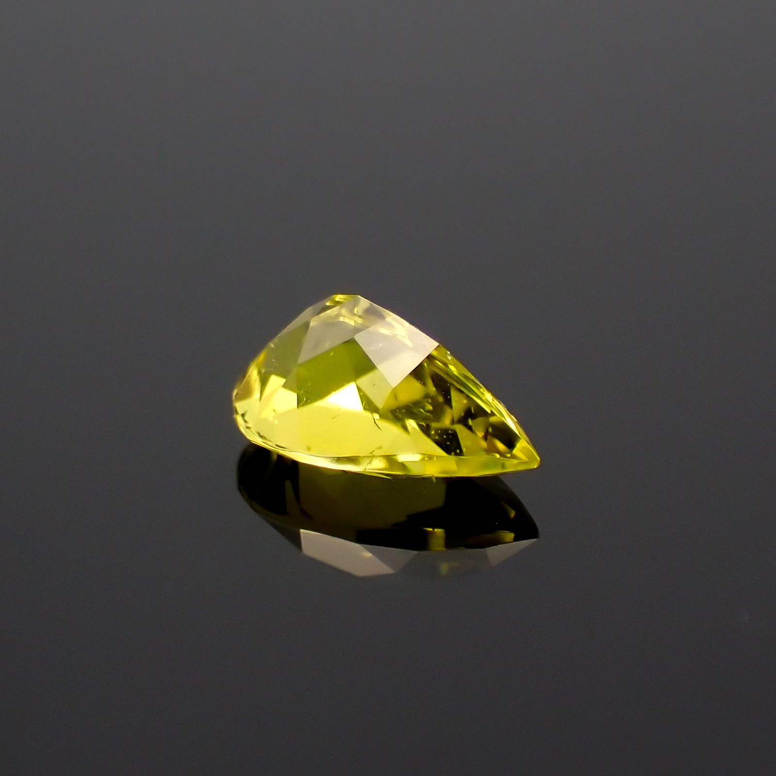 カナリートルマリン ザンビア・カナリー鉱山産 0.84ct[230823139]7.8x5mm前後