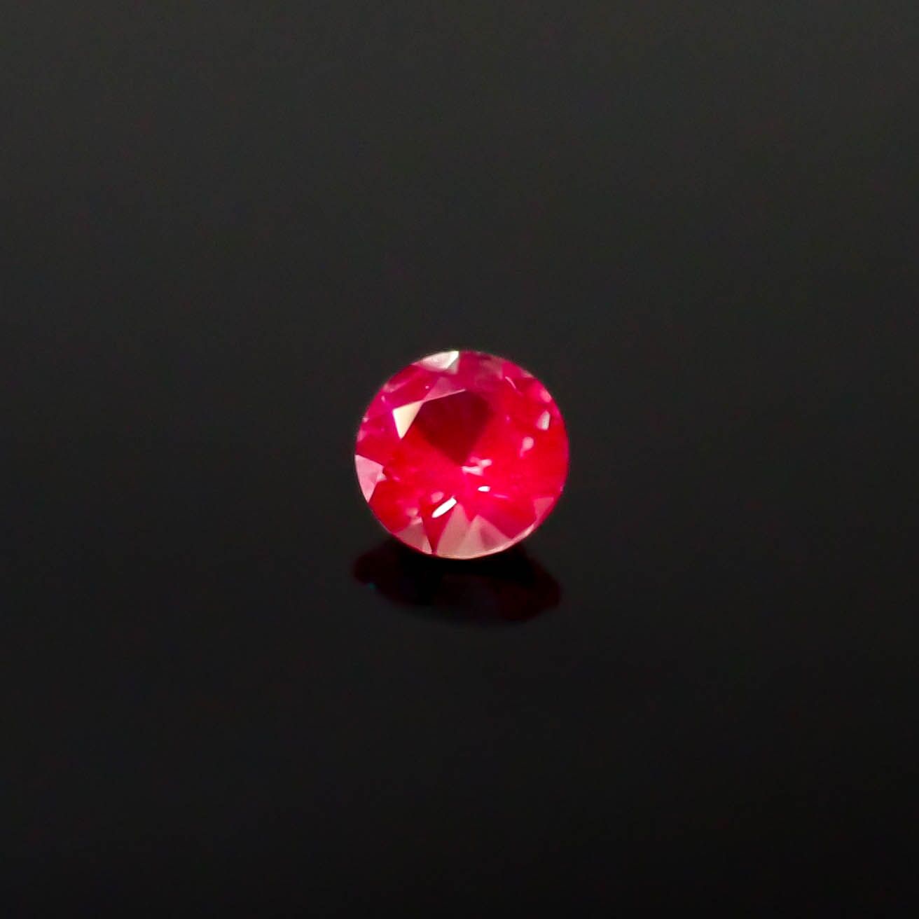 アレキサンドライト ロシア産 0.032ct [250530358]1.9x1.9mm前後