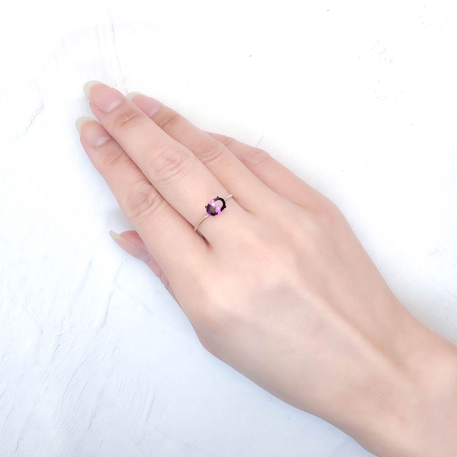 ロードライトガーネット(宝石名ロードライト・ガーネット)ブラジル産 識別済 0.77ct / 7x5mm前後 [251231411]