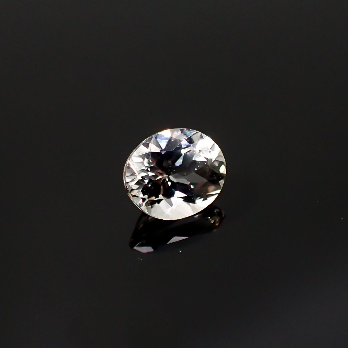 アクロアイト(宝石名トルマリン)ナイジェリア産 0.62ct 識別済[220616248]5.9x4.9mm前後