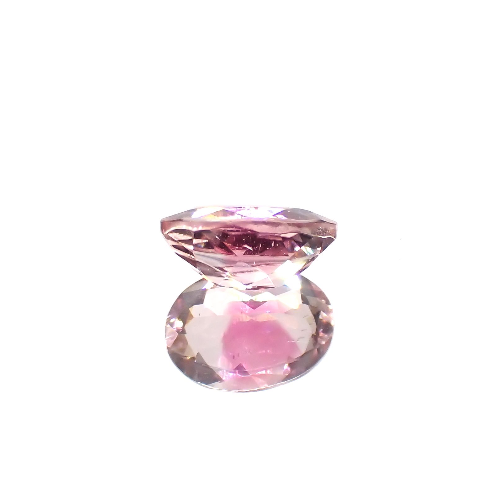 ピンククリスタルトルマリン(宝石名ピンク・トルマリン)コンゴ共和国産 0.84ct 識別済[230923302]7.2x5.2mm前後