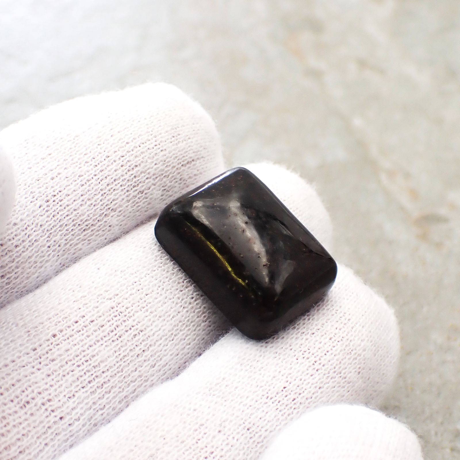 コンドライト隕石 発見地：アフリカ・サハラ砂漠 33.68ct [241029338]20.1x15.1mm前後