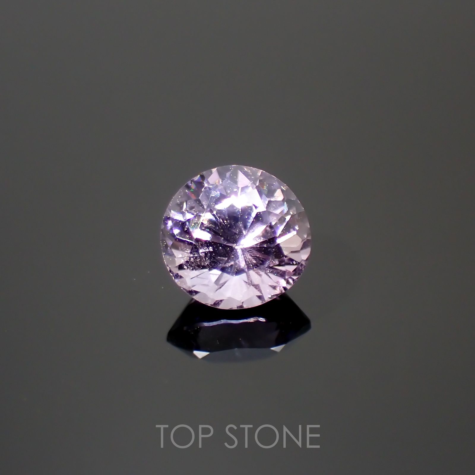 バイオレットスピネル(宝石名スピネル)ビルマ/マダガスカル産 0.57ct 識別済[220114558]4.9x4.9mm前後