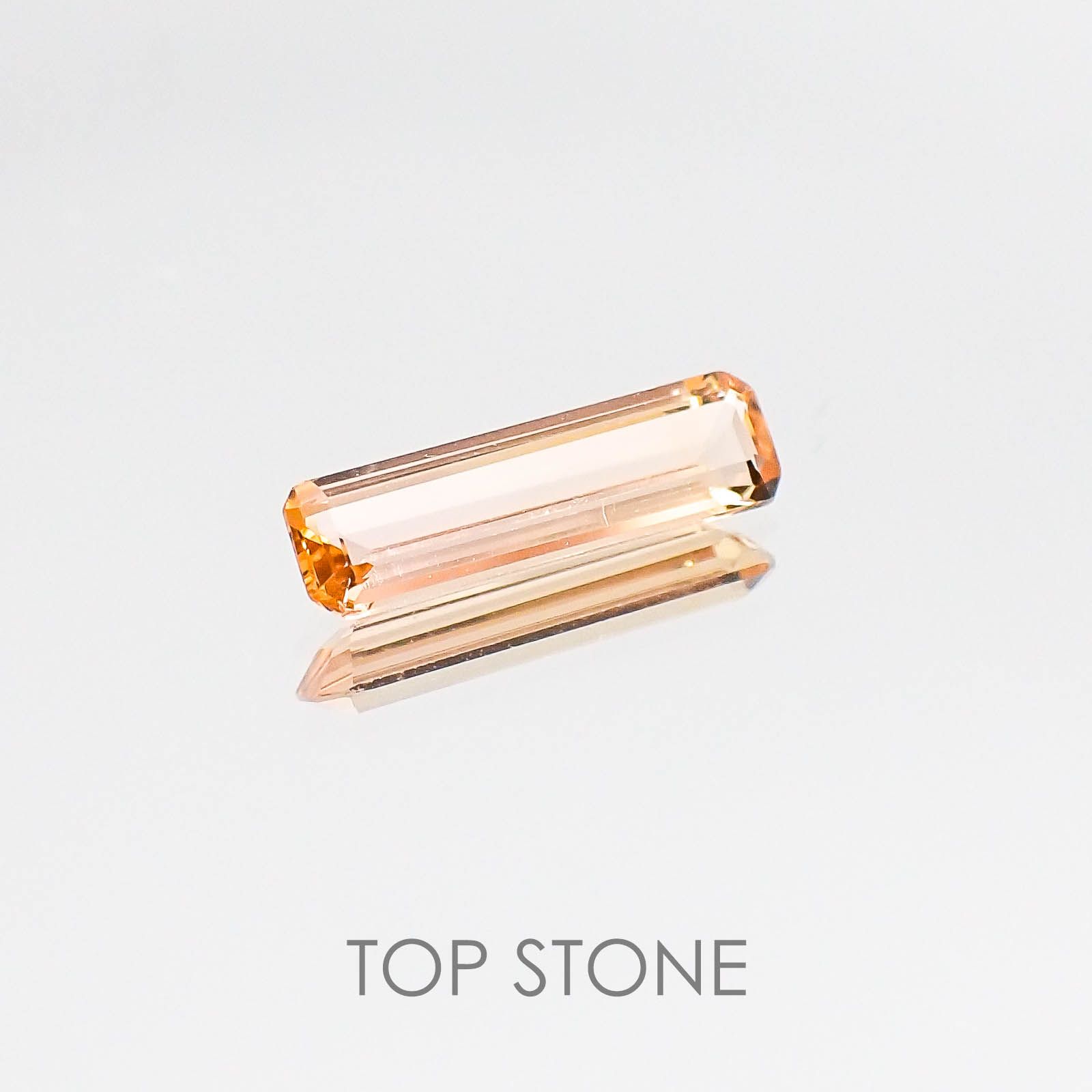 インペリアルトパーズ ブラジル産 ルース 0.6ct[20084387]10.5×3mm前後