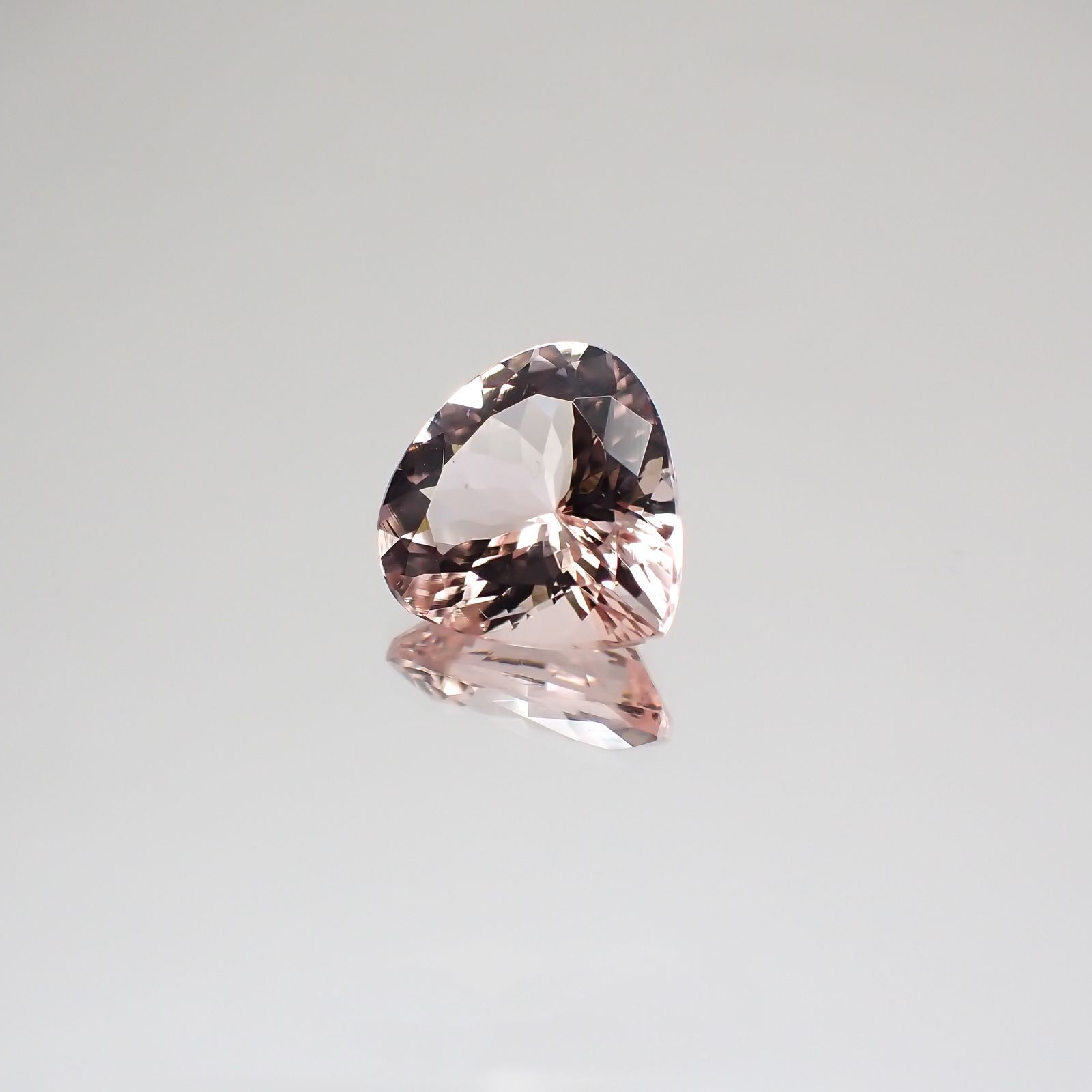 モルガナイト(宝石名モルガナイト) ナイジェリア産 2.752ct ソ付(日独)[210510836]10.2×10.1mm前後