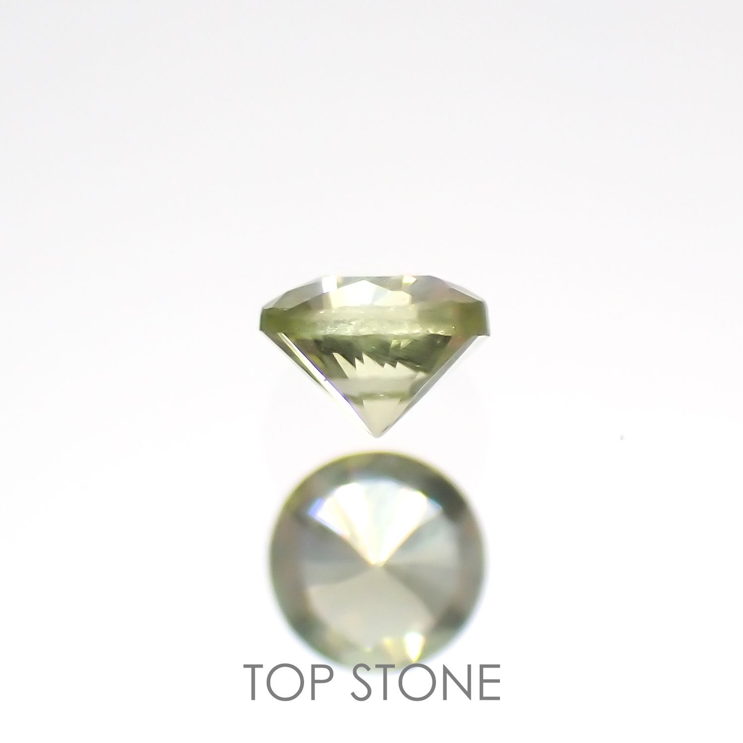 パラサイテックペリドット(宝石名パラサイティック・ペリドット) 採取地：ロシア 0.059ct ソ付(彩珠)[20117253]2.3×2.3mm前後