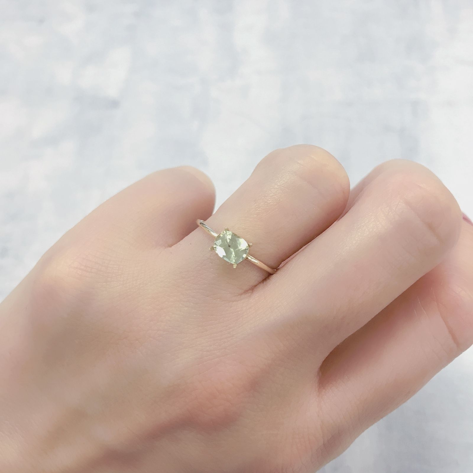 クリソベリル(宝石名クリソベリル)マダガスカル産 0.69ct 識別済[220114499]5.8x4.6mm前後