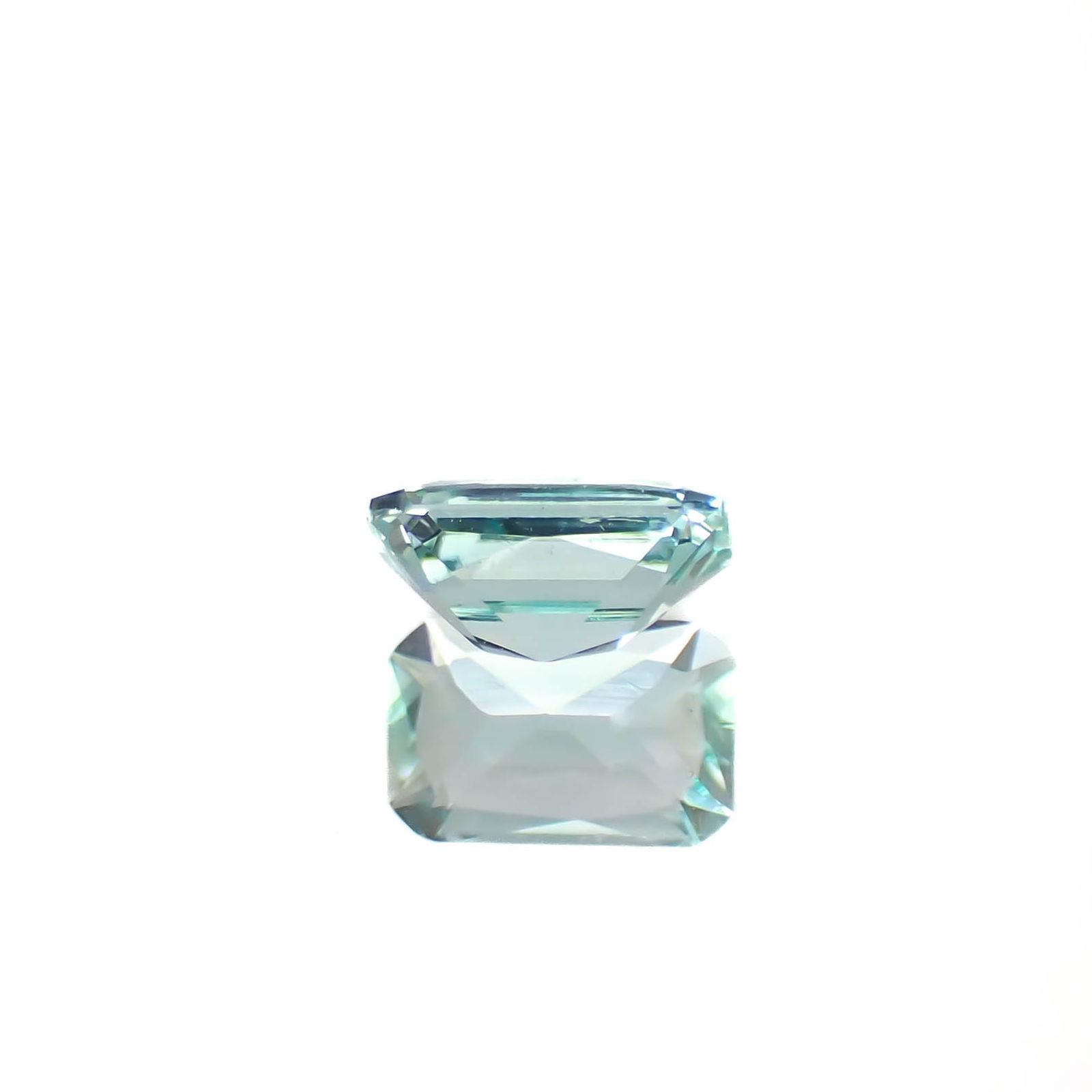 ミントベリル ナイジェリア産 0.37ct [250430197]5.7x3.6mm前後