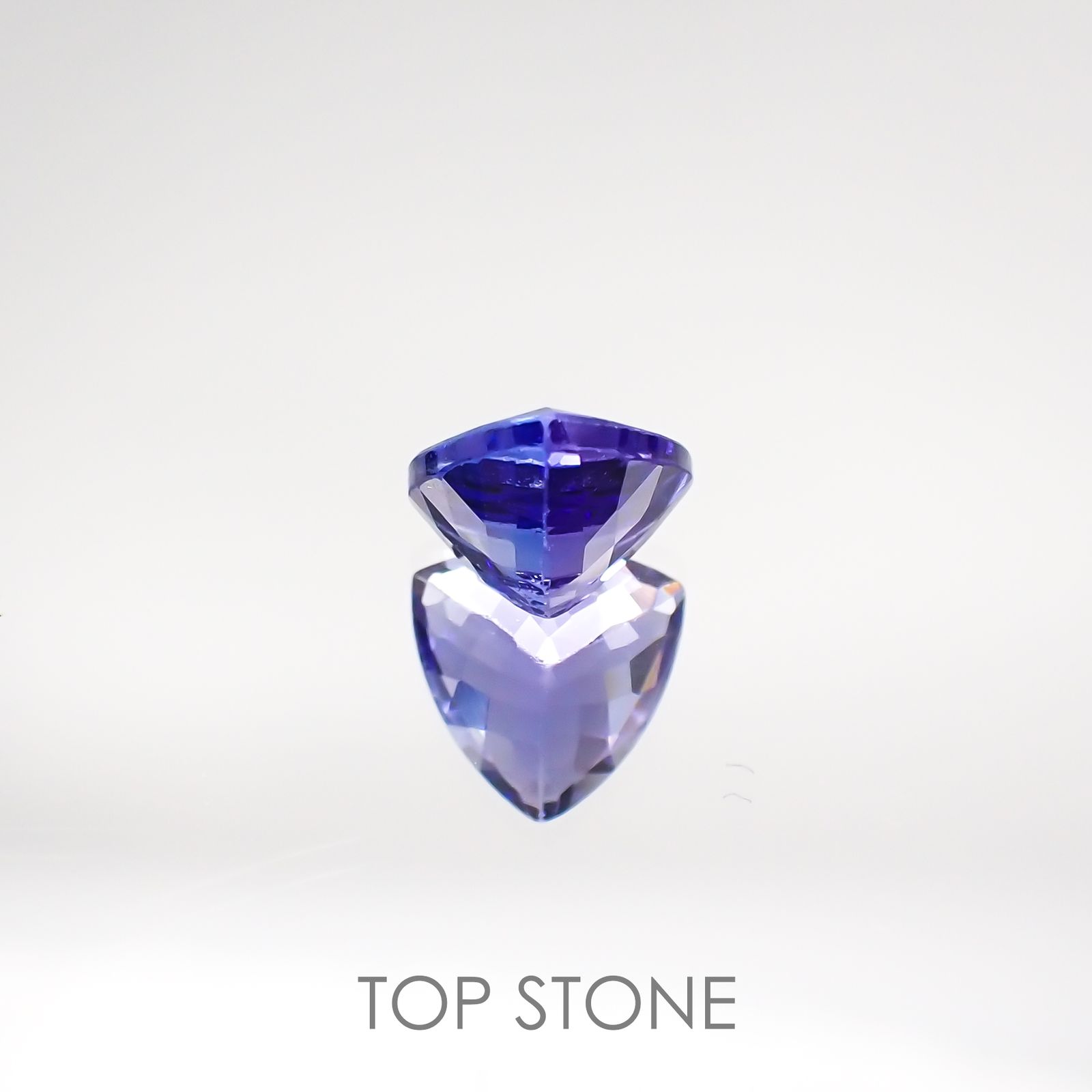 タンザナイト(宝石名タンザナイト) タンザニア産 1.41ct 識別済[210711654]7×7.1mm前後